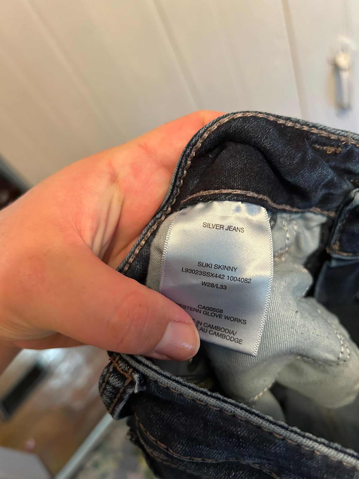 Silver jeans 28 dark wash suki skinny jeans