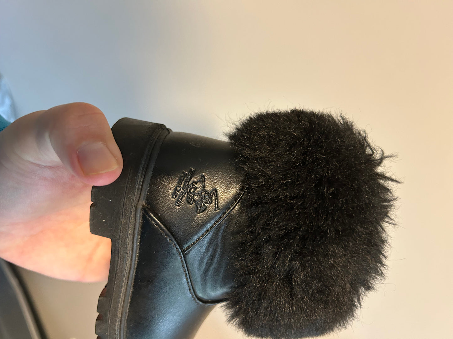 Beverly Hills polo club infant 6 black fur lined booties