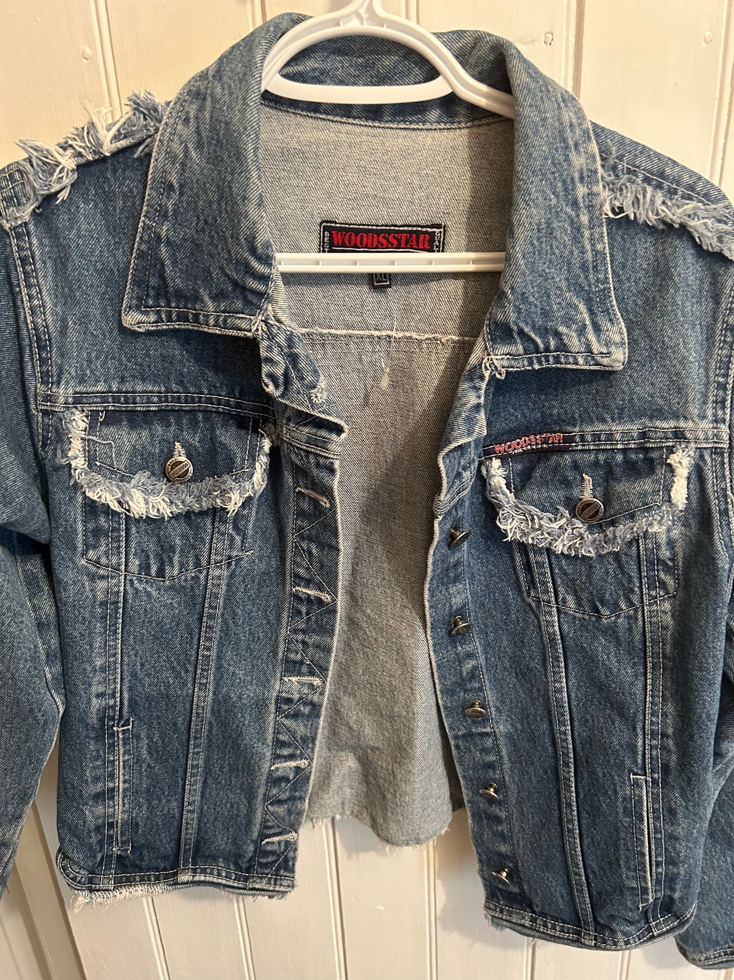 Woodstar women’s xl medium wash distressed denim jean jacket