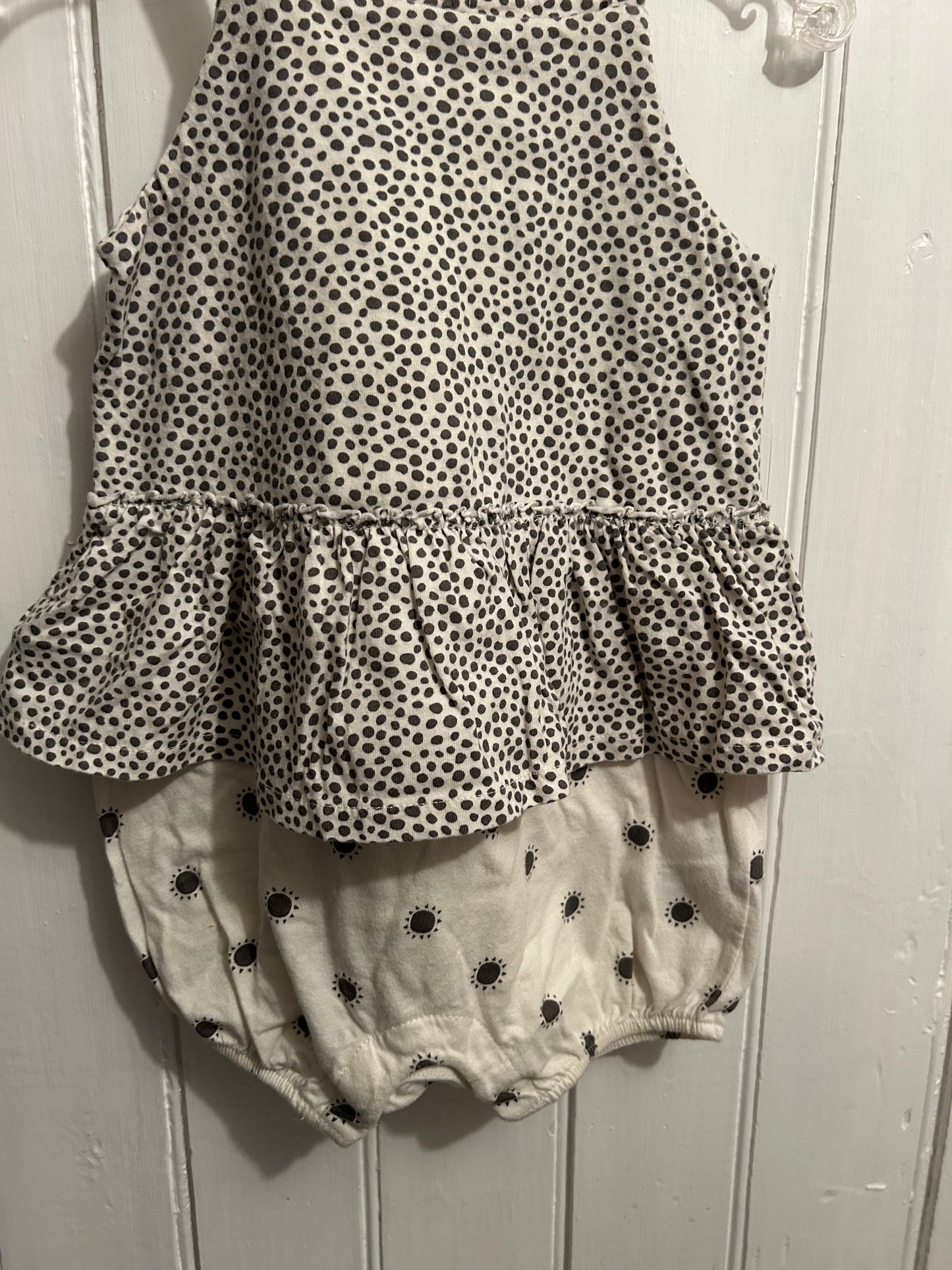 Gap 12/18m black & white polka dot romper