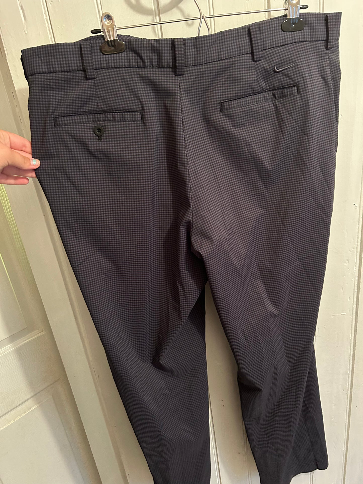 Nike men’s 40x32 black checkered golf pants