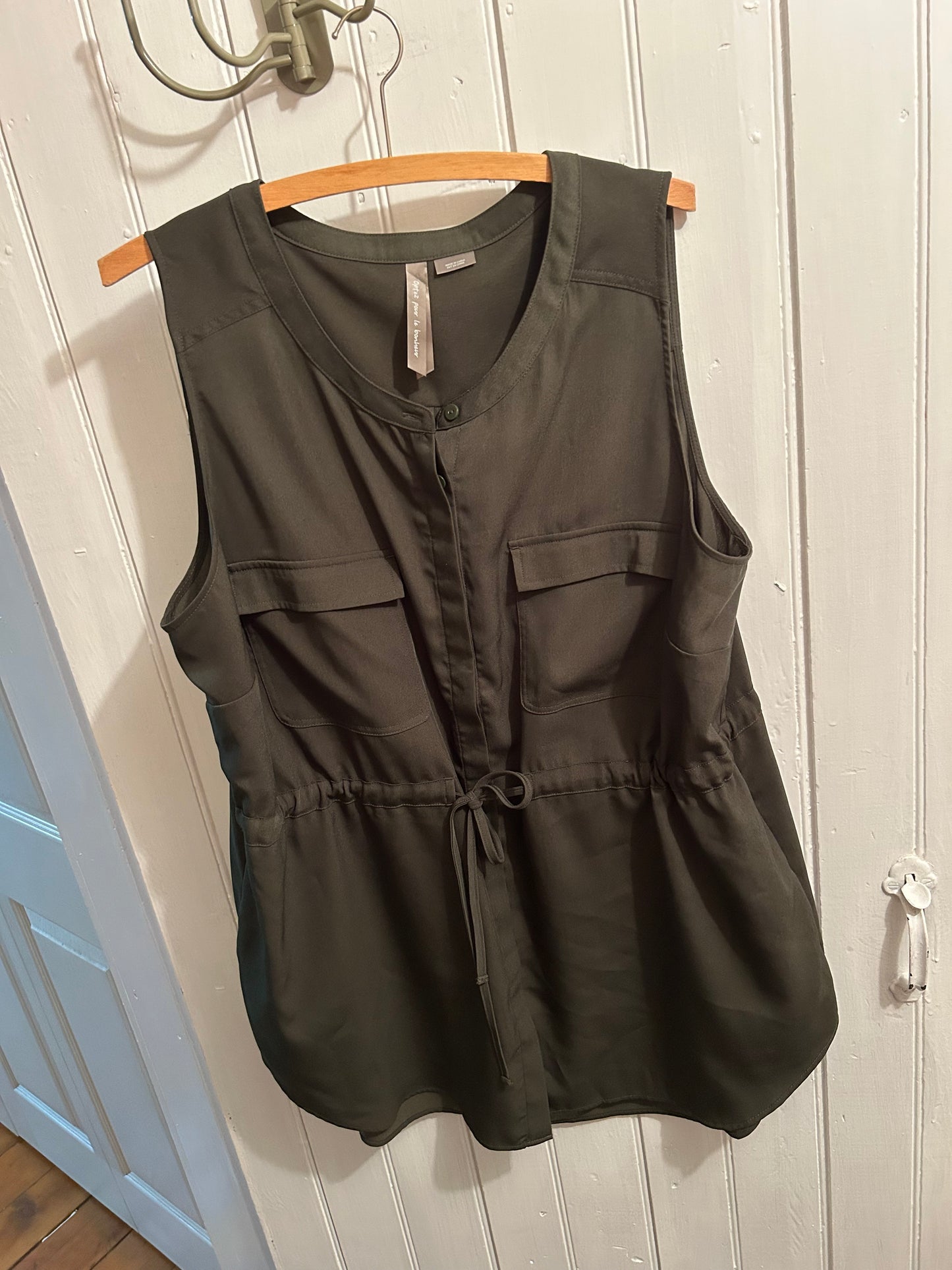 Penningtons 1x green button down tank tunic