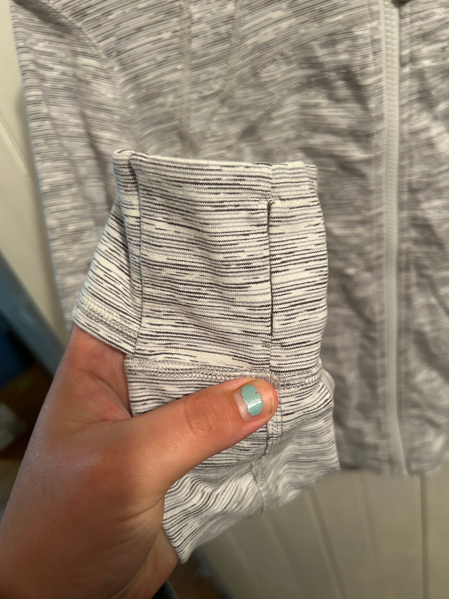 Lululemon 8 grey lightweight zip up sweater