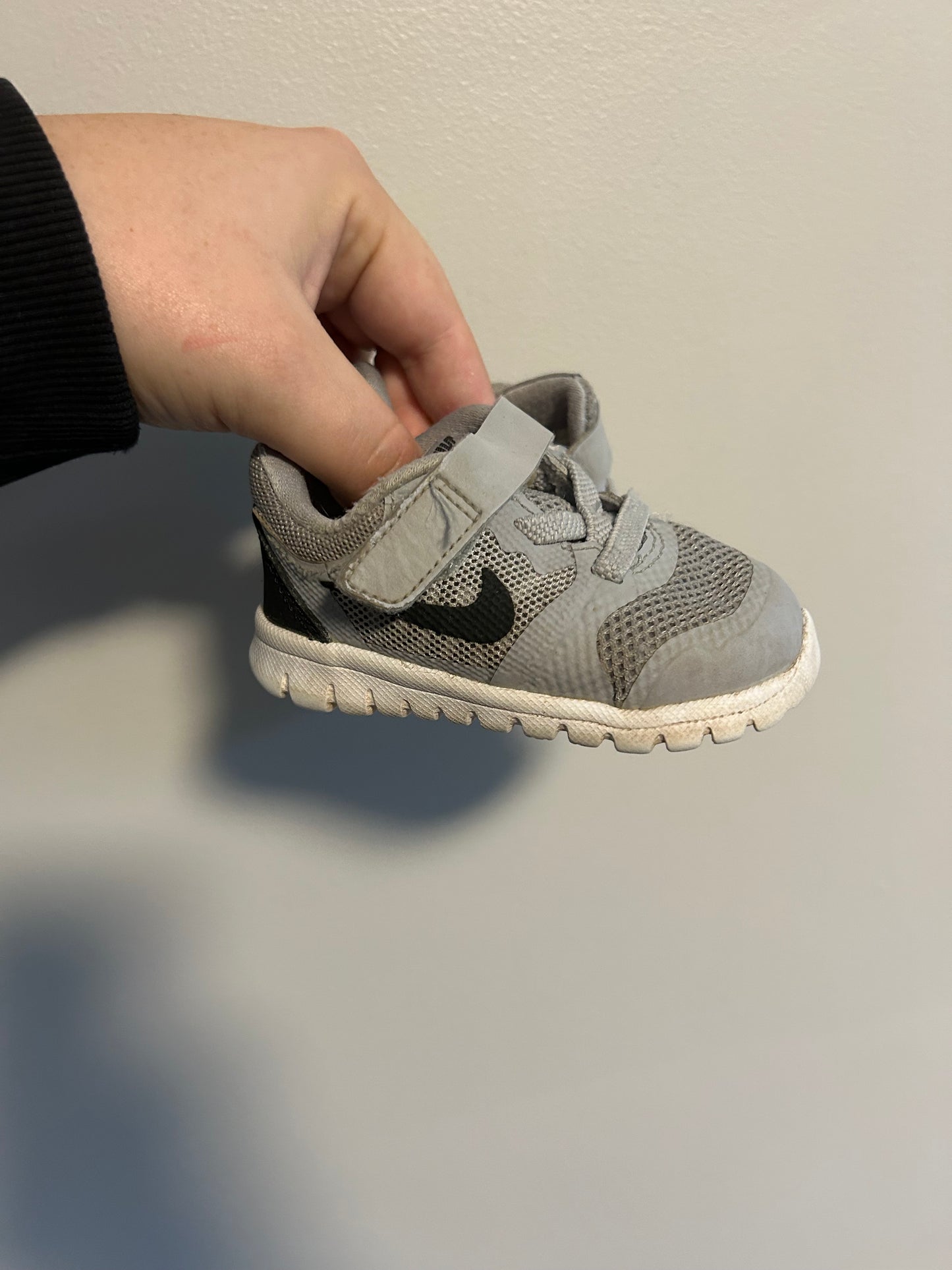 Nike infant 3 black & grey runners