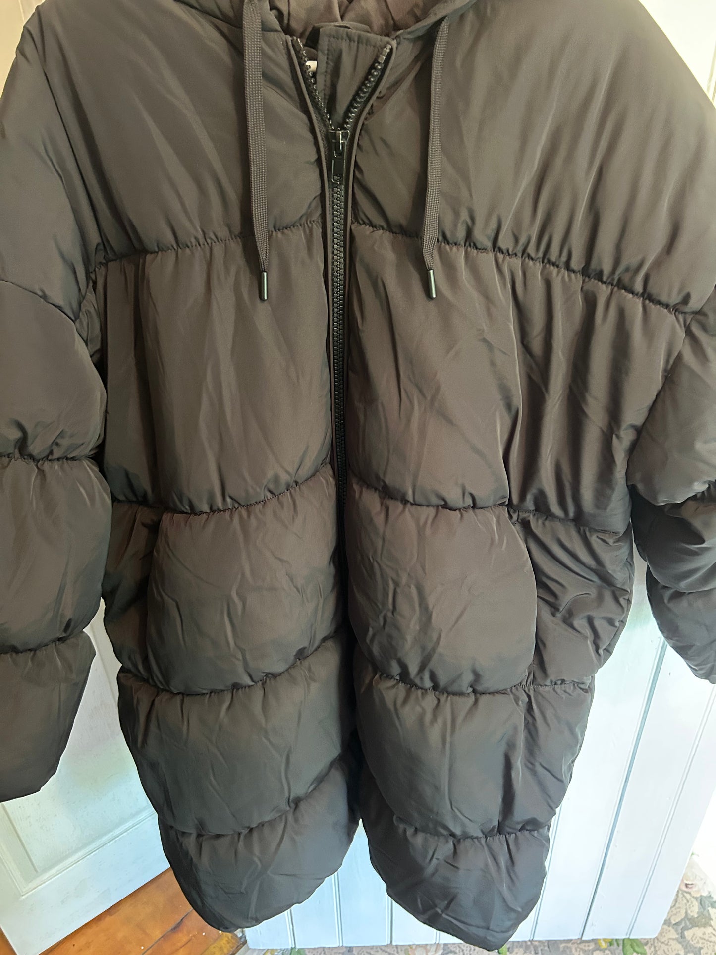 Divided H&M large black knee length puffer winter jacket