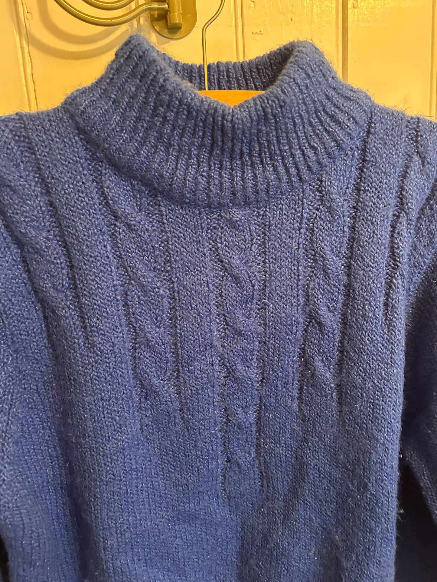 Vintage hunt club large blue knit sweater