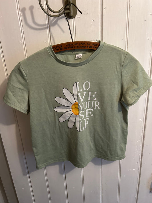 Shein girls 12 green daisy love tshirt