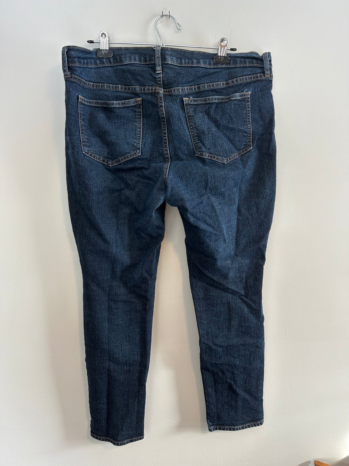 Old navy 16 SHORT medium wash mid rise straight leg jeans