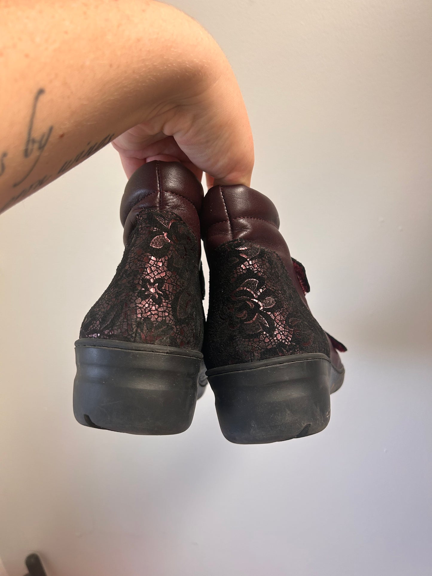 Portofino size 11 red leather booties