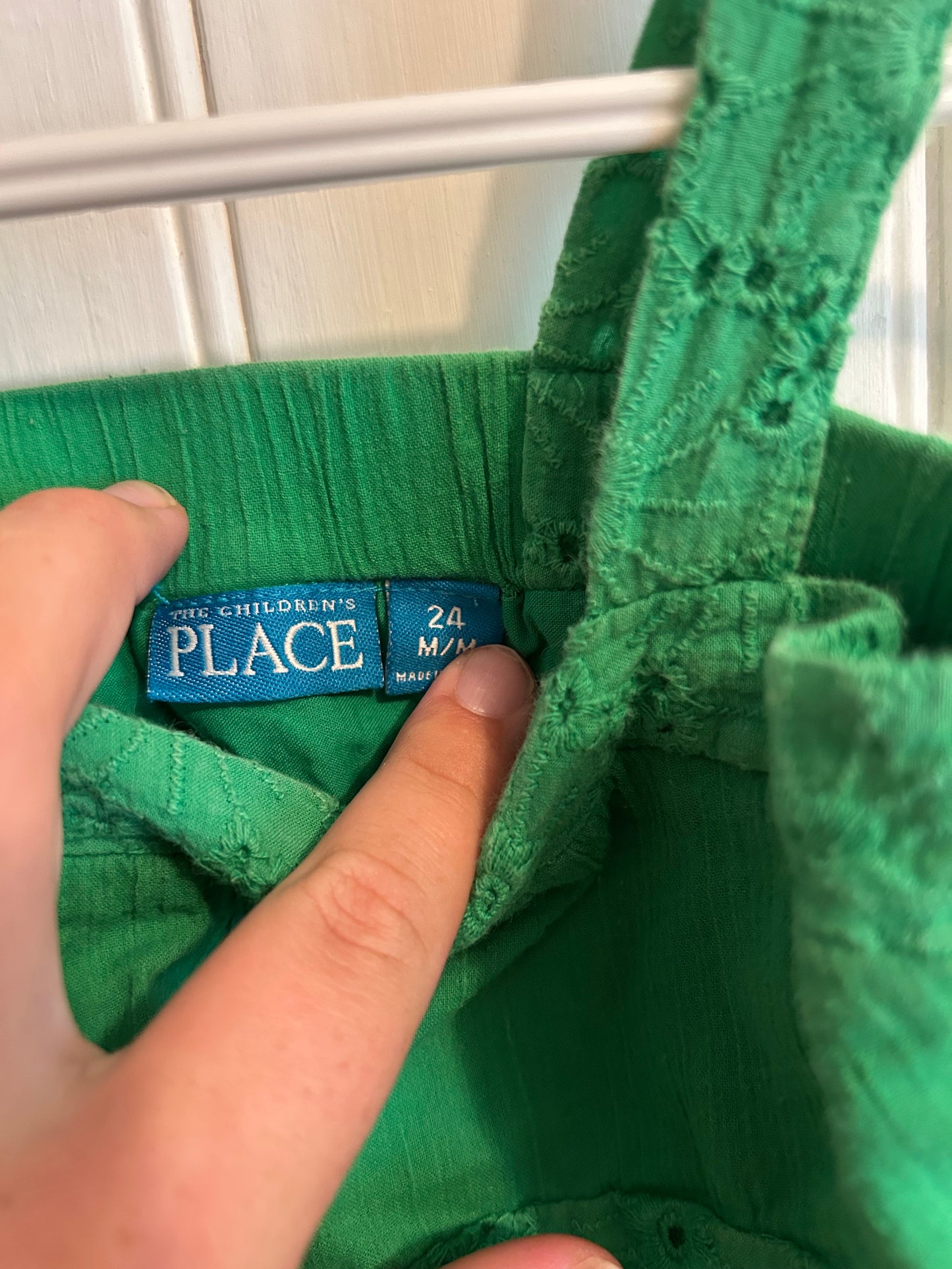 Children’s place 24m green lace dress