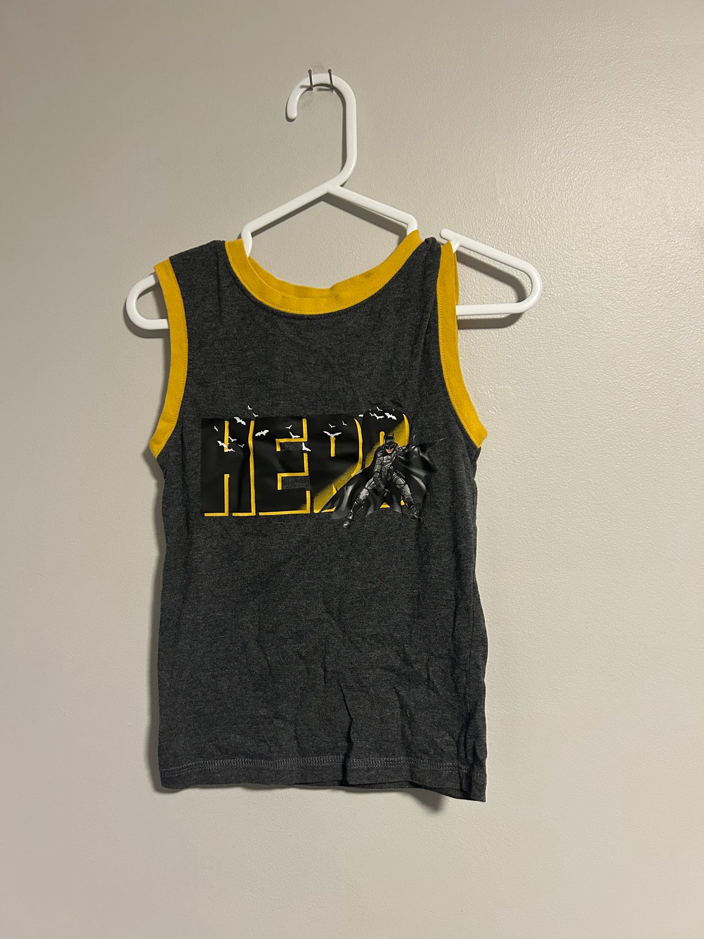 Batman boys 6 grey & yellow tank top