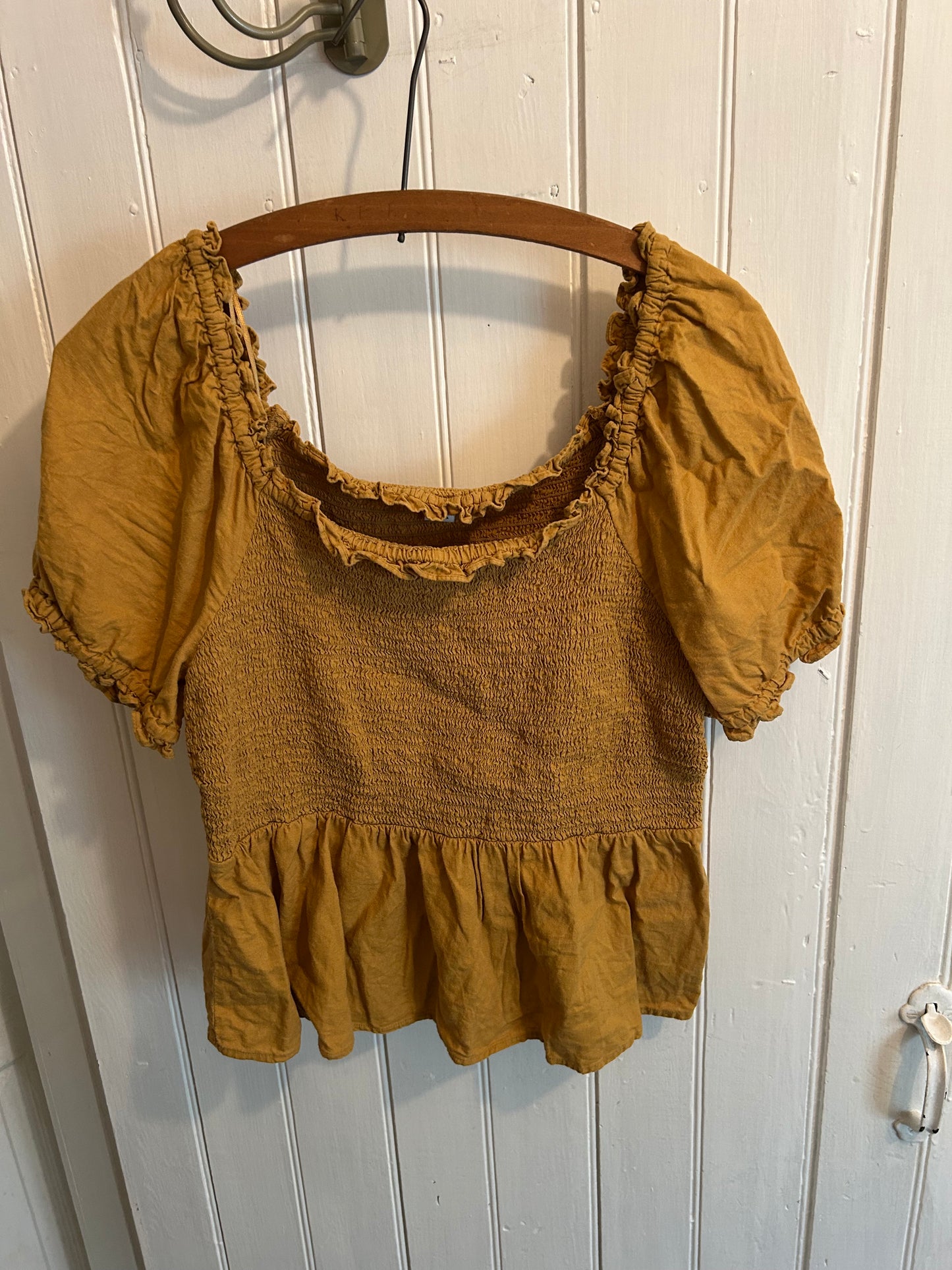 Old navy large yellow scrunch crop top