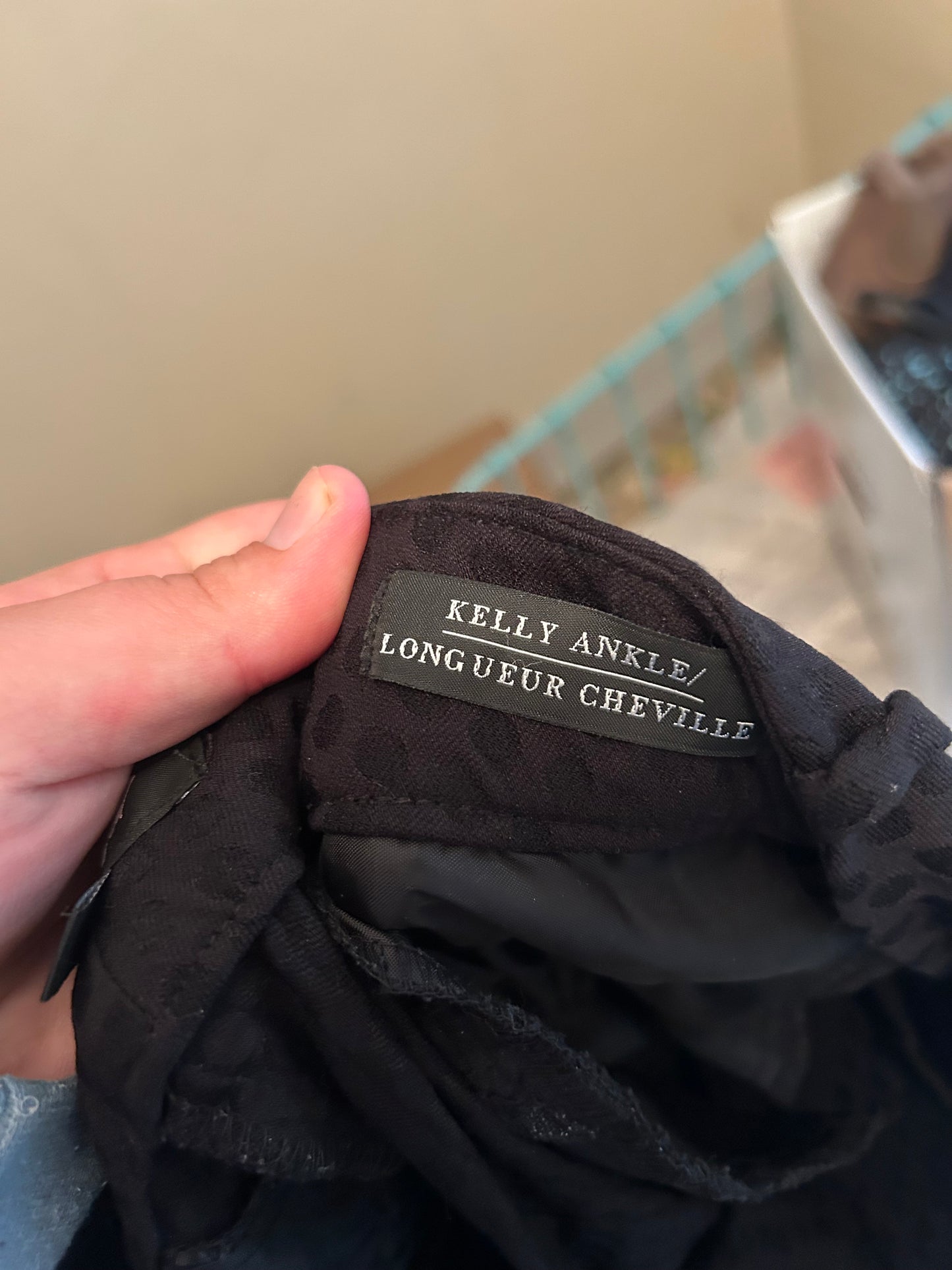 Lord & Taylor 4 black textured dress pants