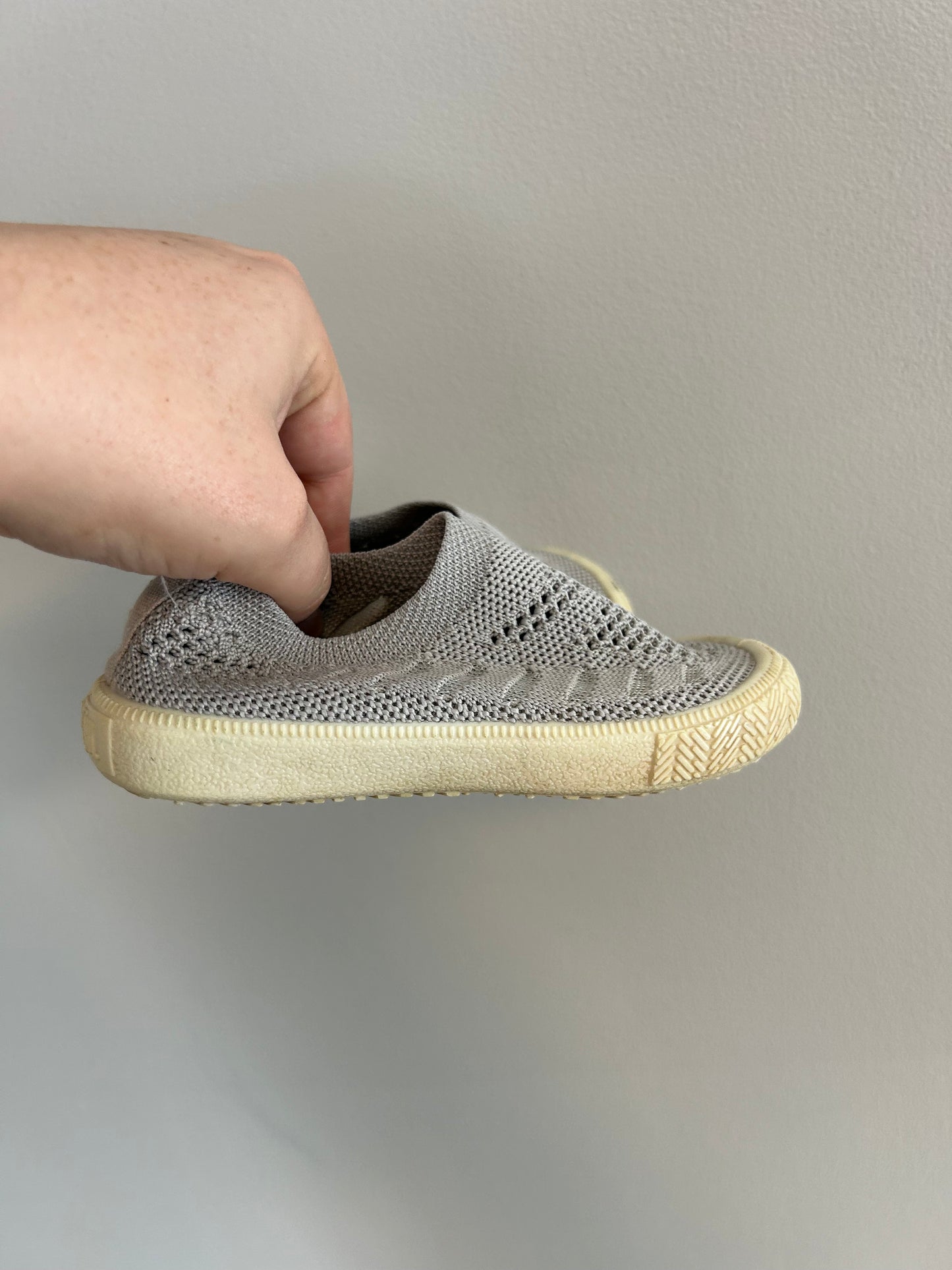 Jan & Jul toddler 8 grey mesh slip on shoes