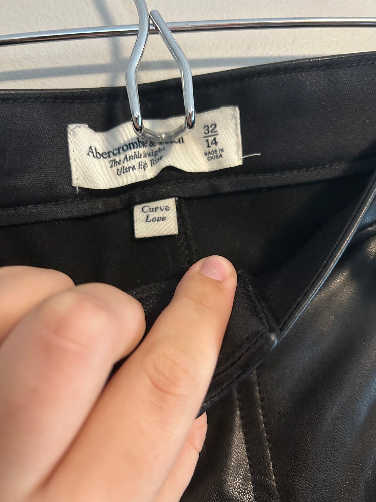 Abercrombie & fitch women’s 14 black pleather straight leg pants