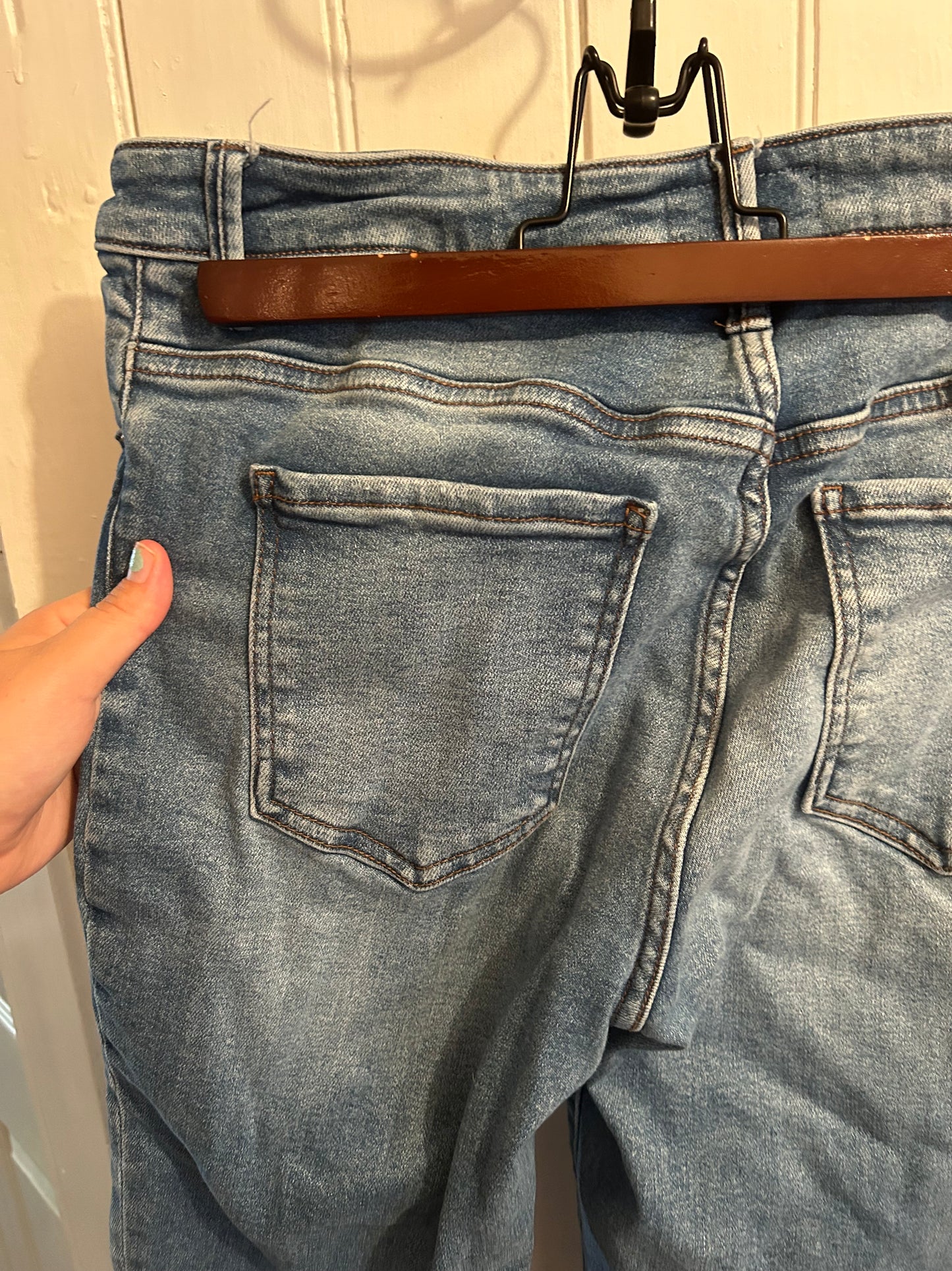 Kut from the Kloth 10 light wash button up skinny jeans