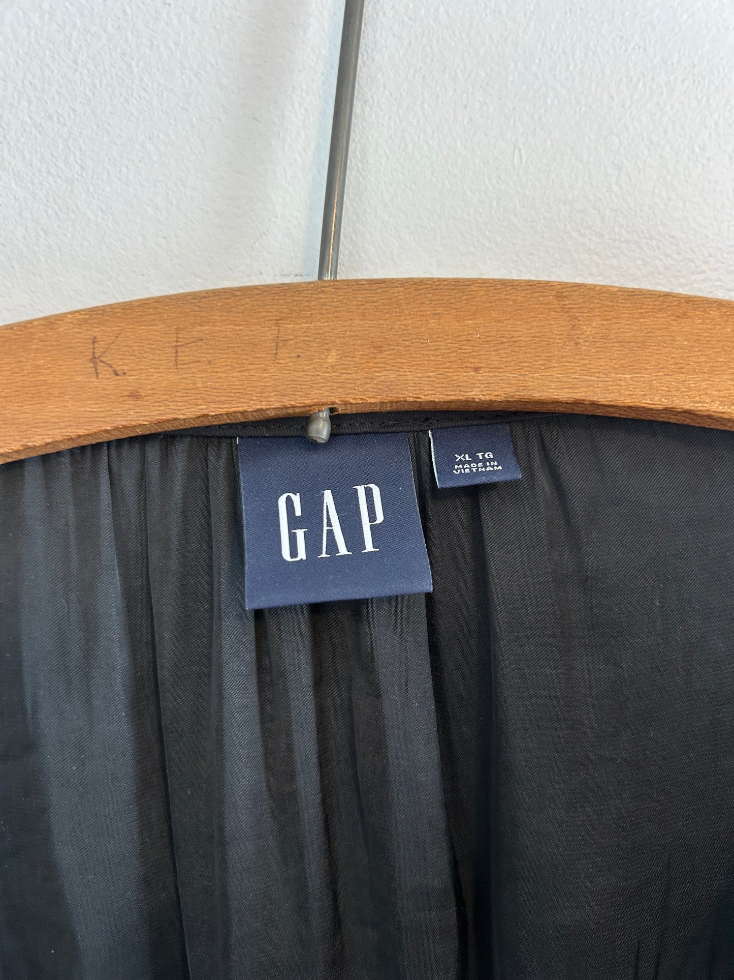 Gap xl black vneck long sleeve maxi ruffle dress