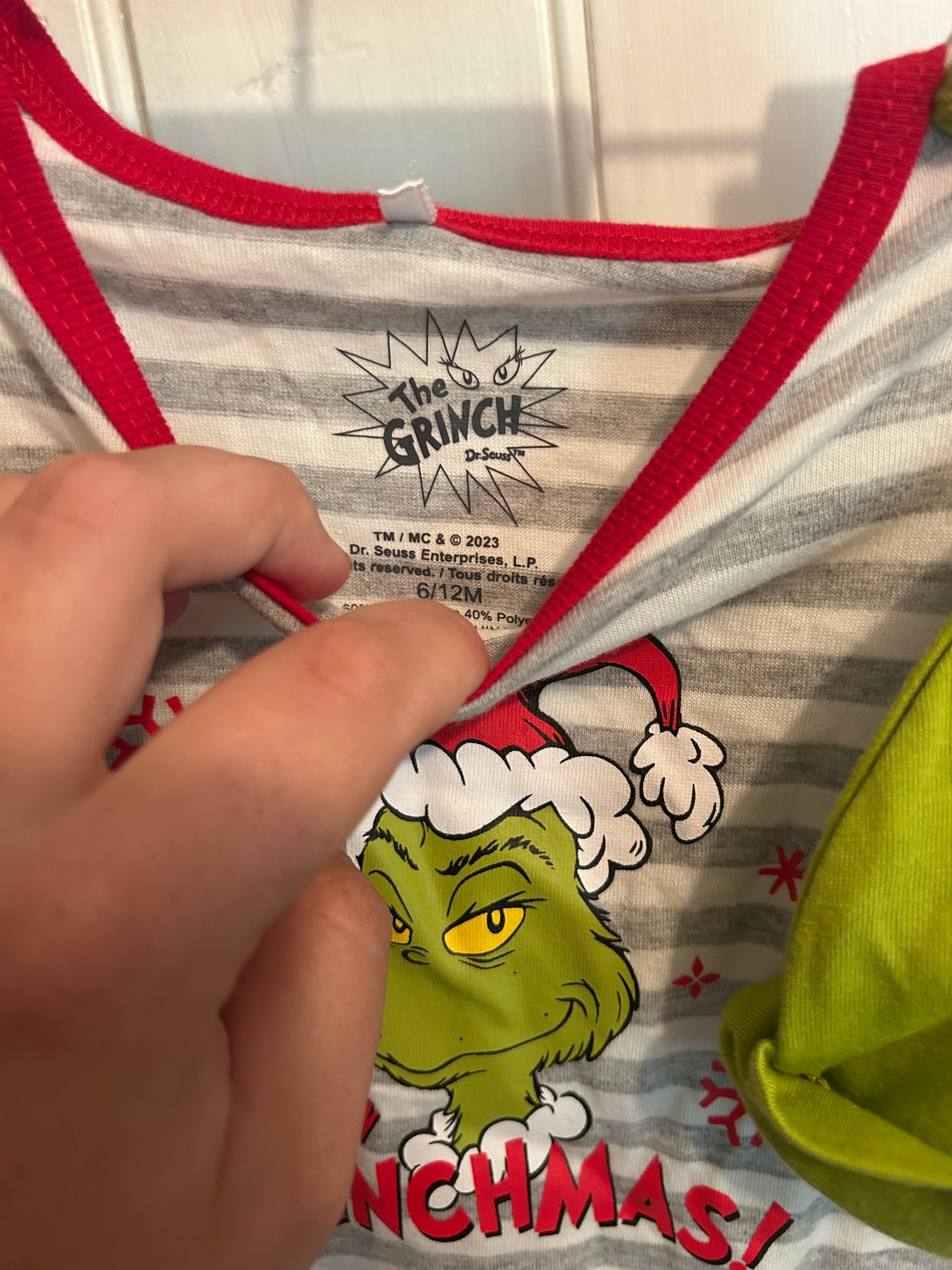 Grinch 6/12m striped onesie & hat set