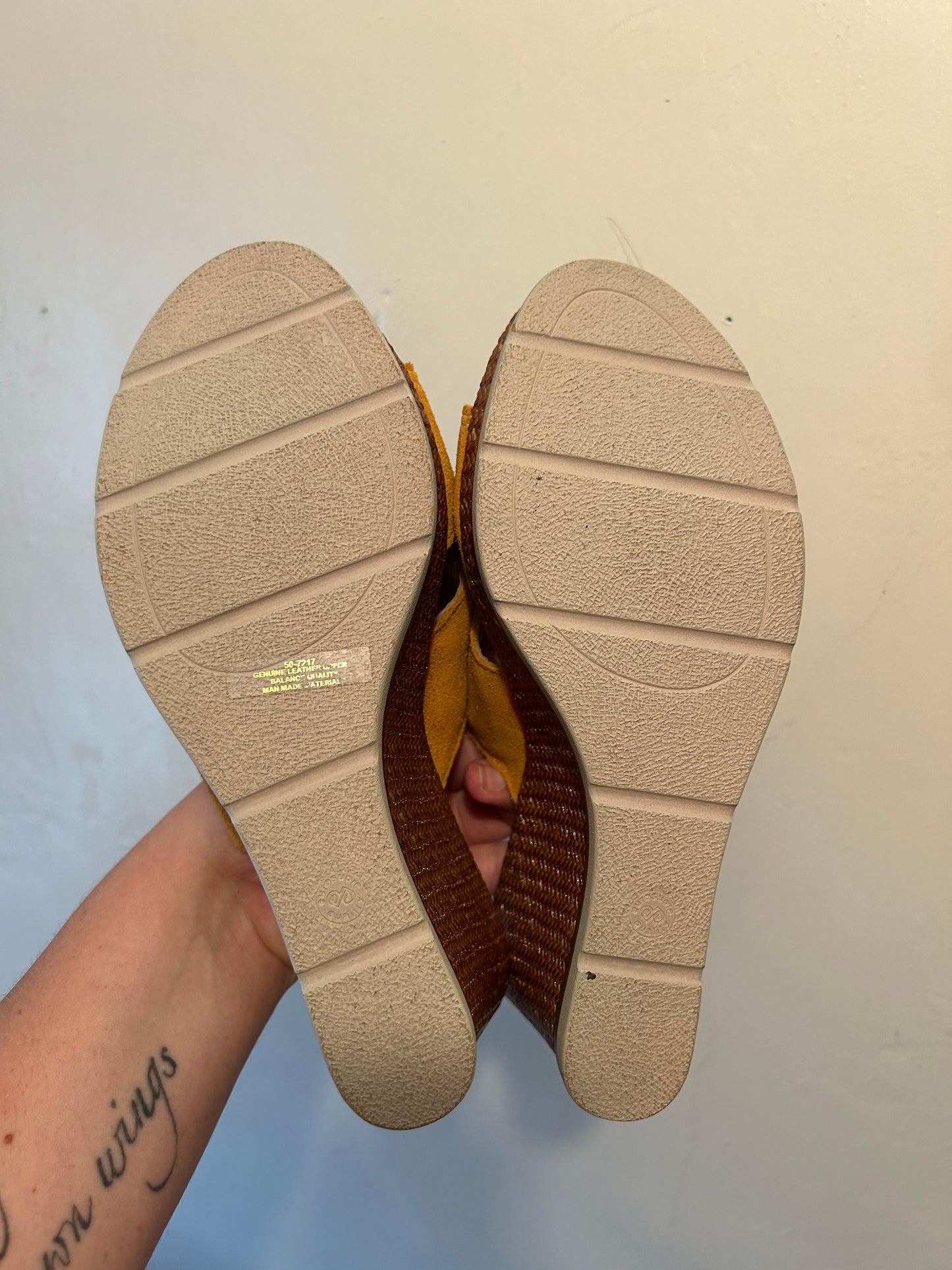 Bella Vita 7.5 orange suede wedge heel