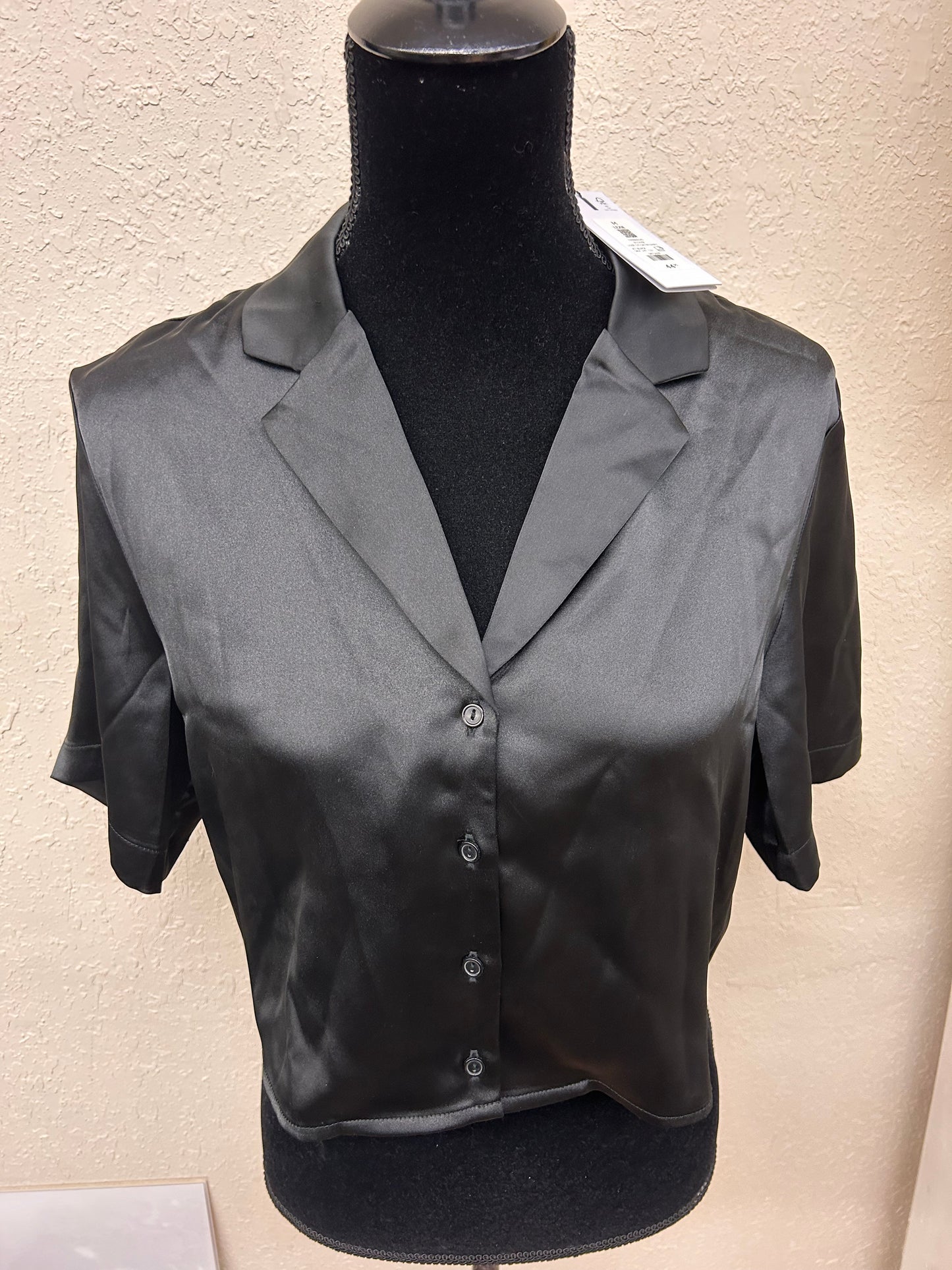 NEW dynamite medium black satin button up crop shirt