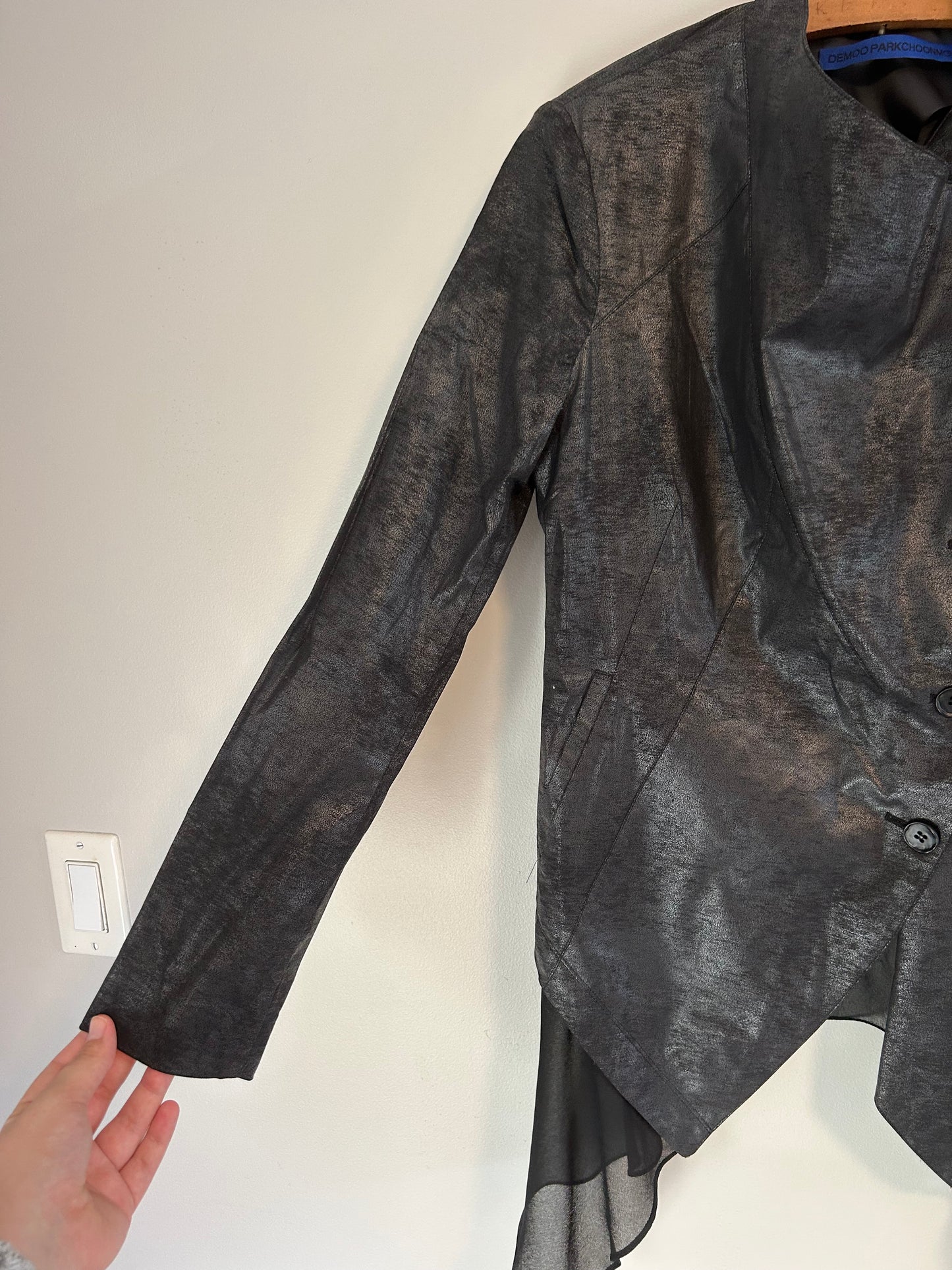 Demoo Parkchoonmoo medium black blazer