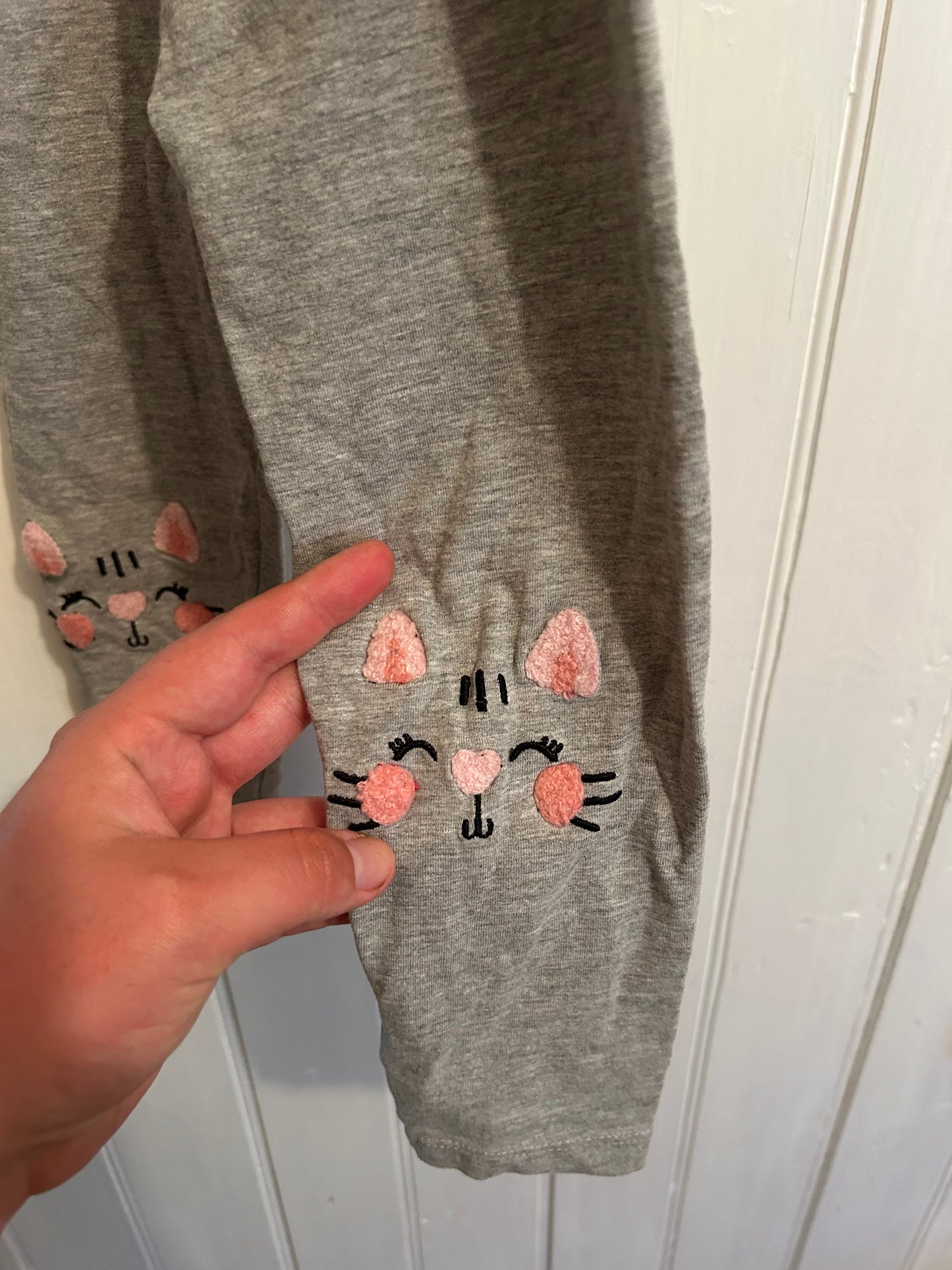 Monkey bars 4 grey & pink cat knee leggings