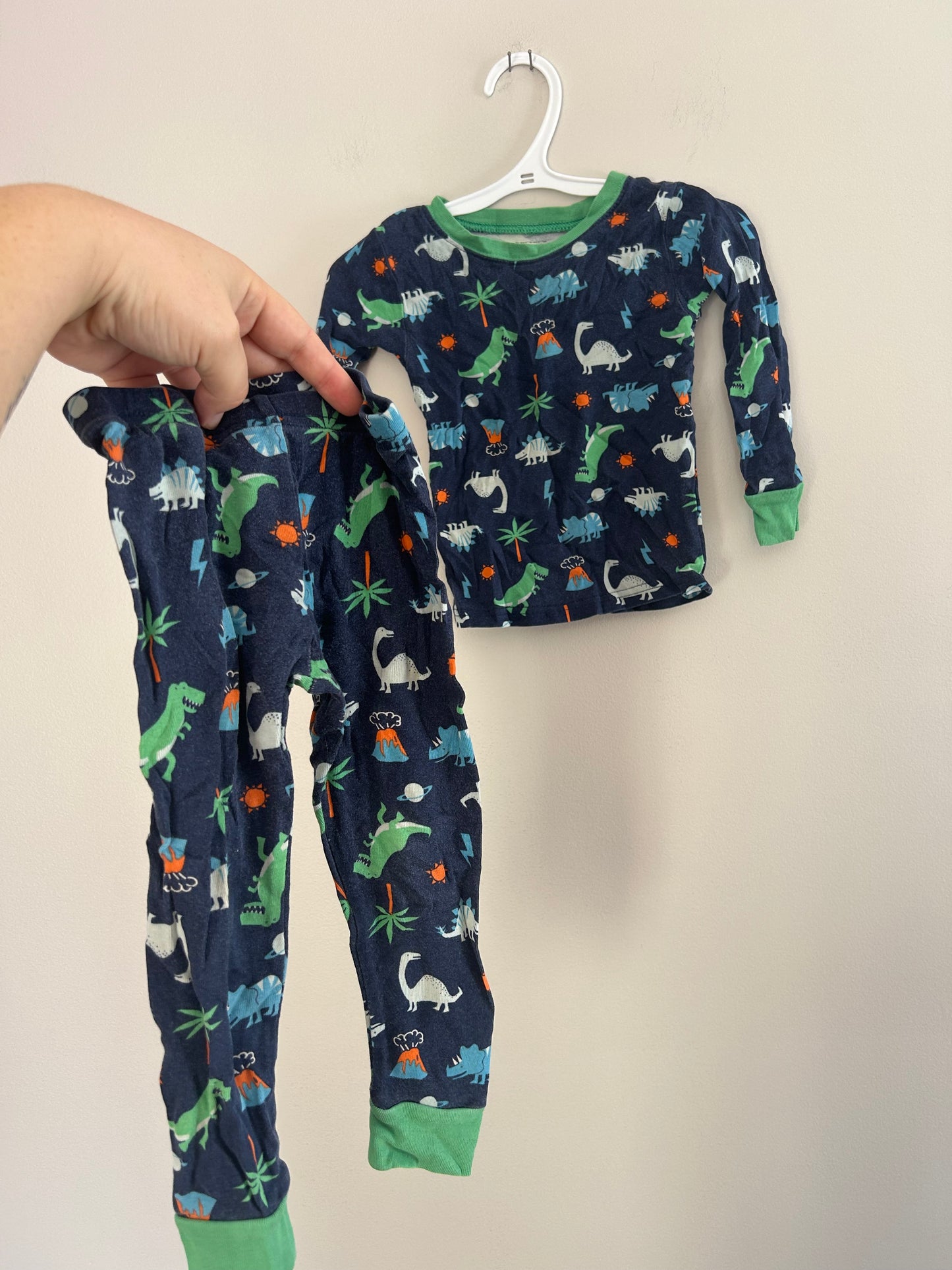 Carters 2t green & blue Dino sleep set