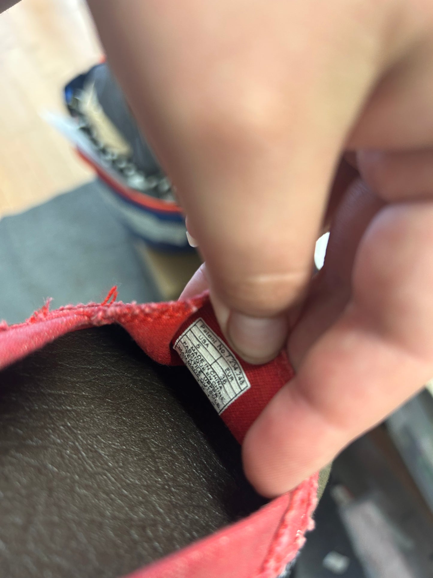 Sanuk women’s 5 pink slip on shoes