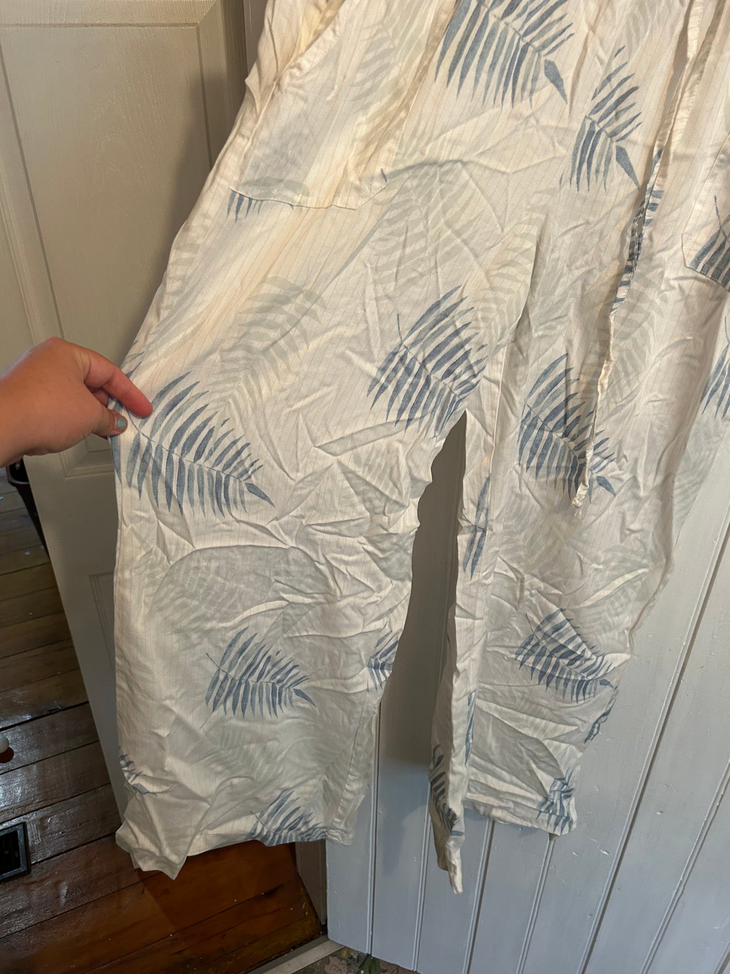 NEW Billy T large white & blue leaf print linen pants