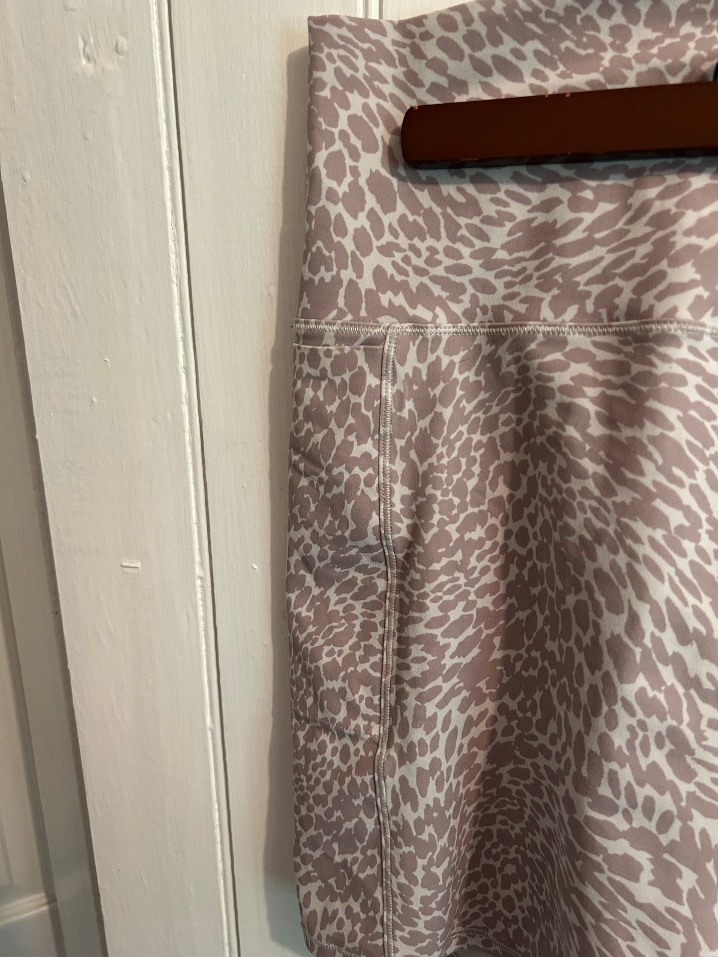 Vuori xl brown bike shorts