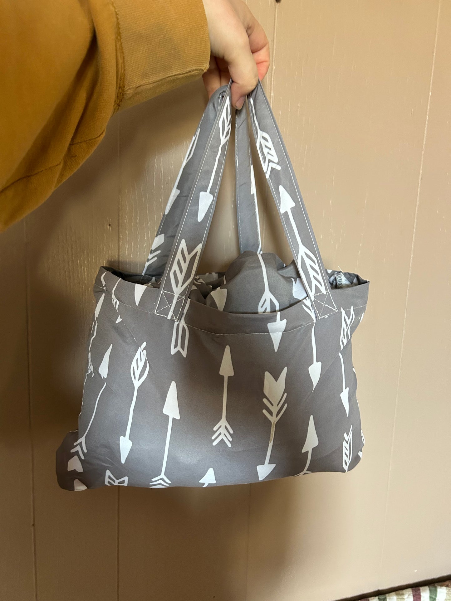 Grey arrow shopping cart cover