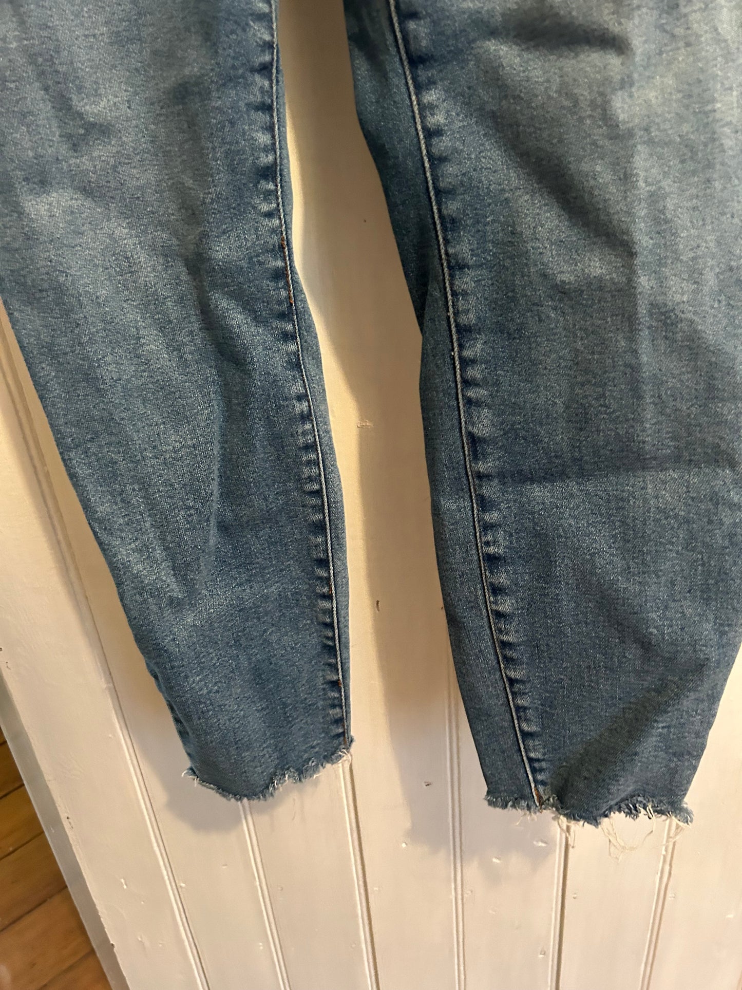 Kut from the Kloth 10 light wash button up skinny jeans