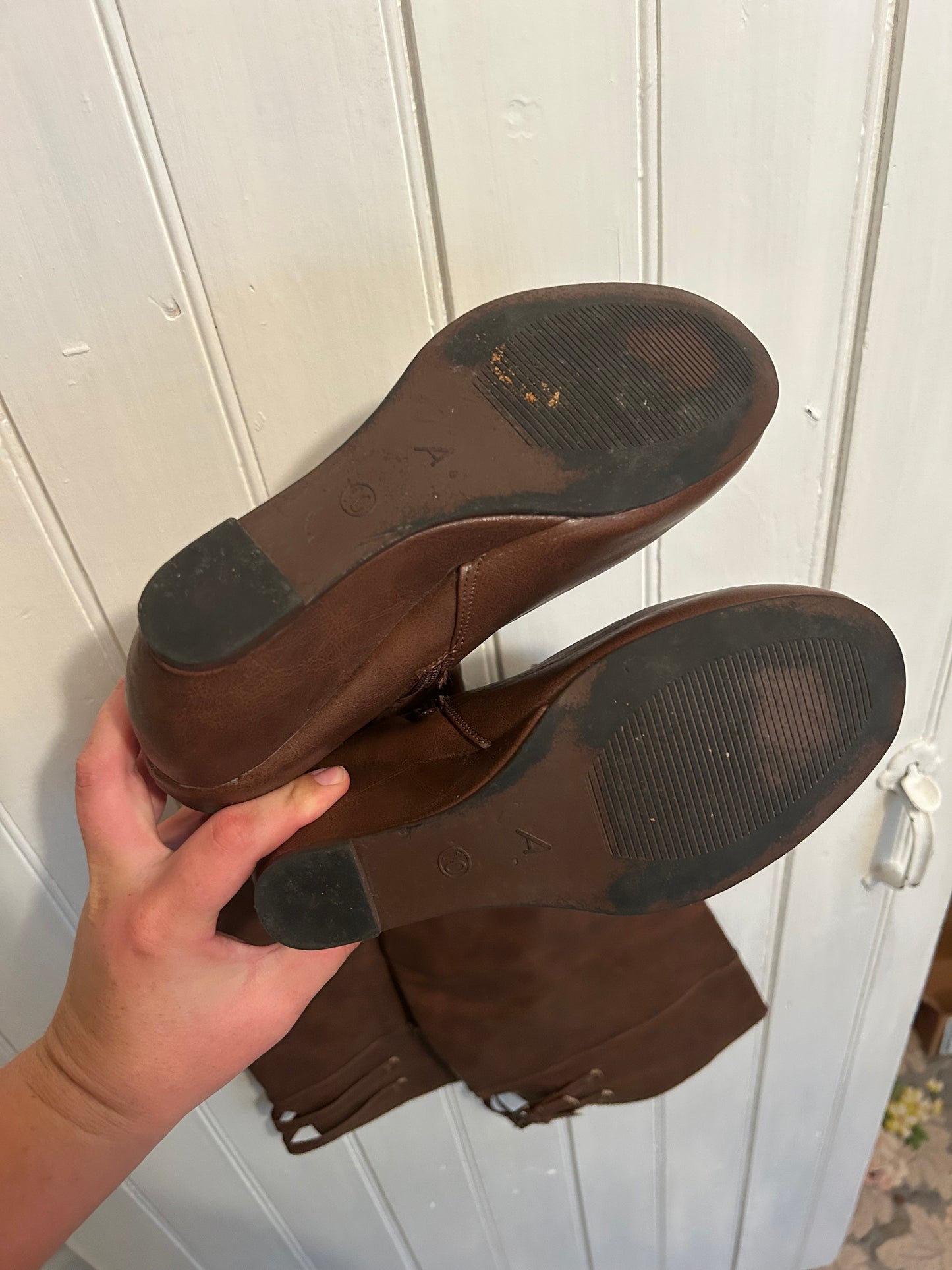 Ardene 10 brown heeled knee high boots