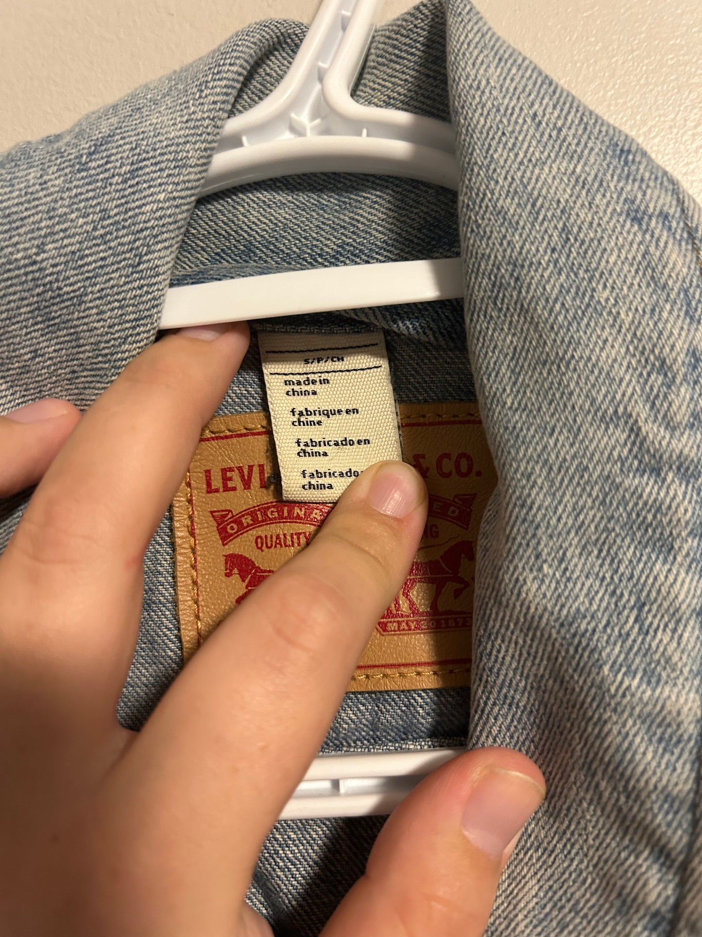 Levi women’s small light wash denim jacket