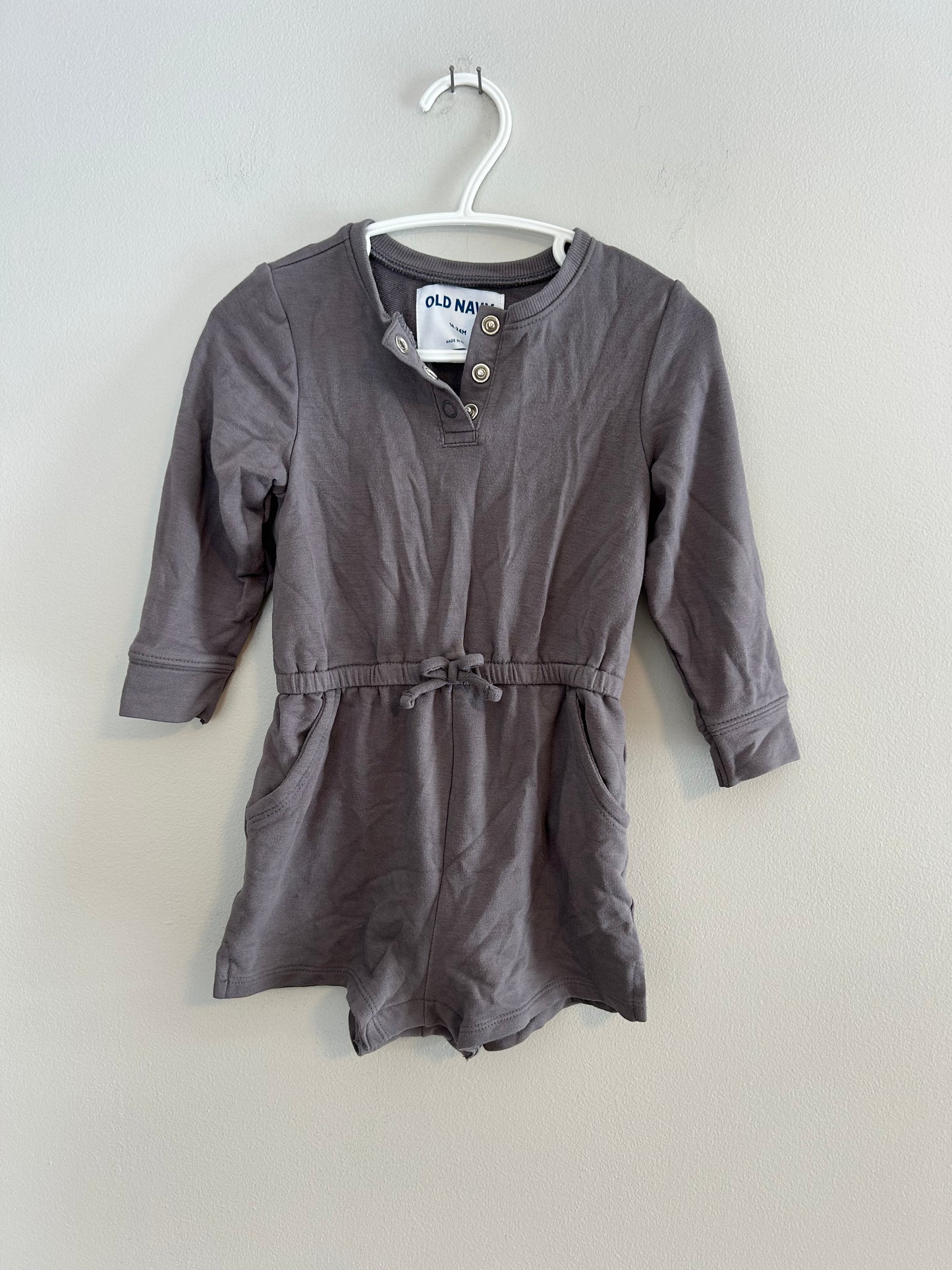 Old navy 18/24m grey romper