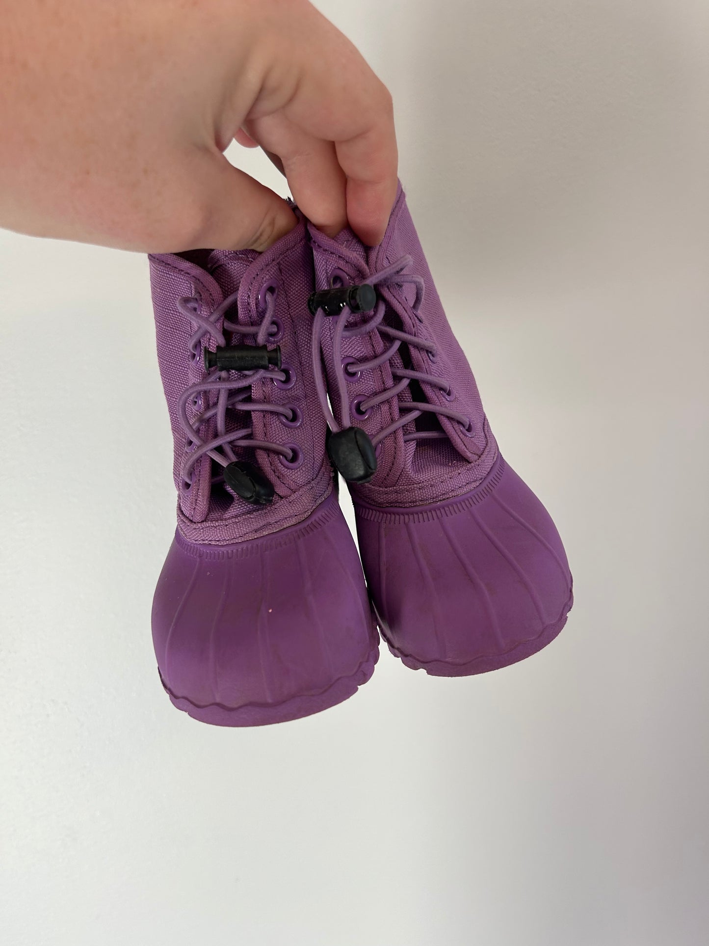 Native c6 purple boots