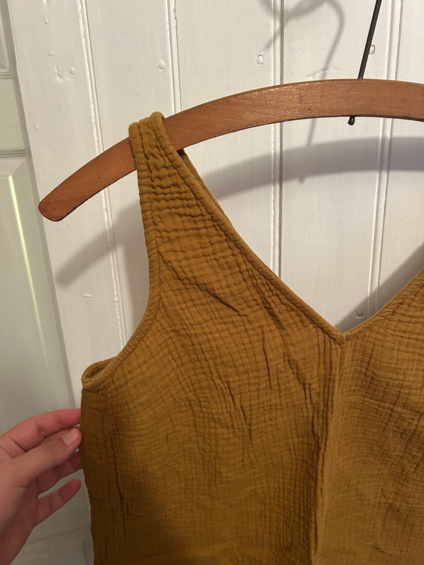 Old navy small brown muslin vcut tank top