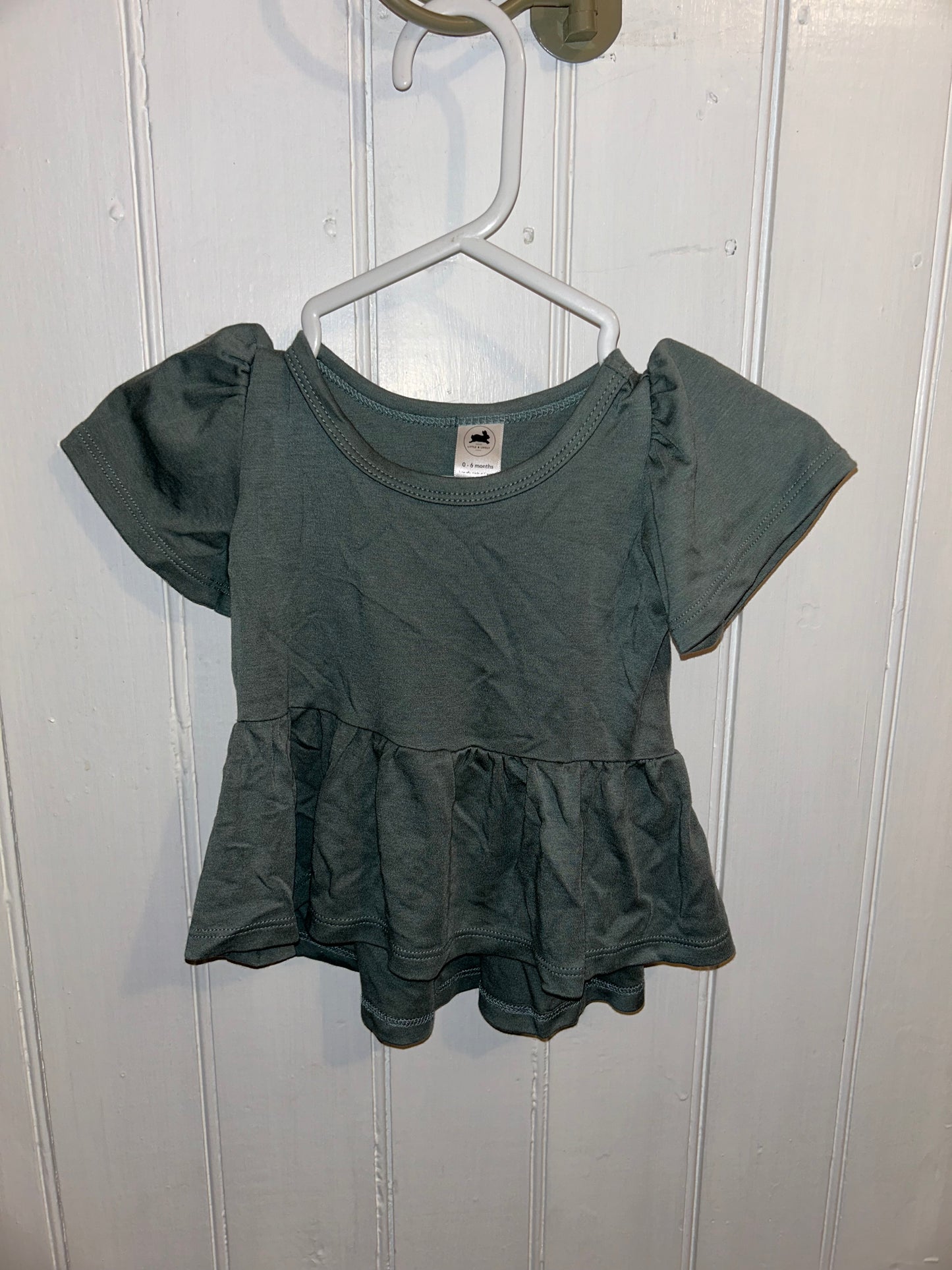 Little & lively 0/6m green peplum top