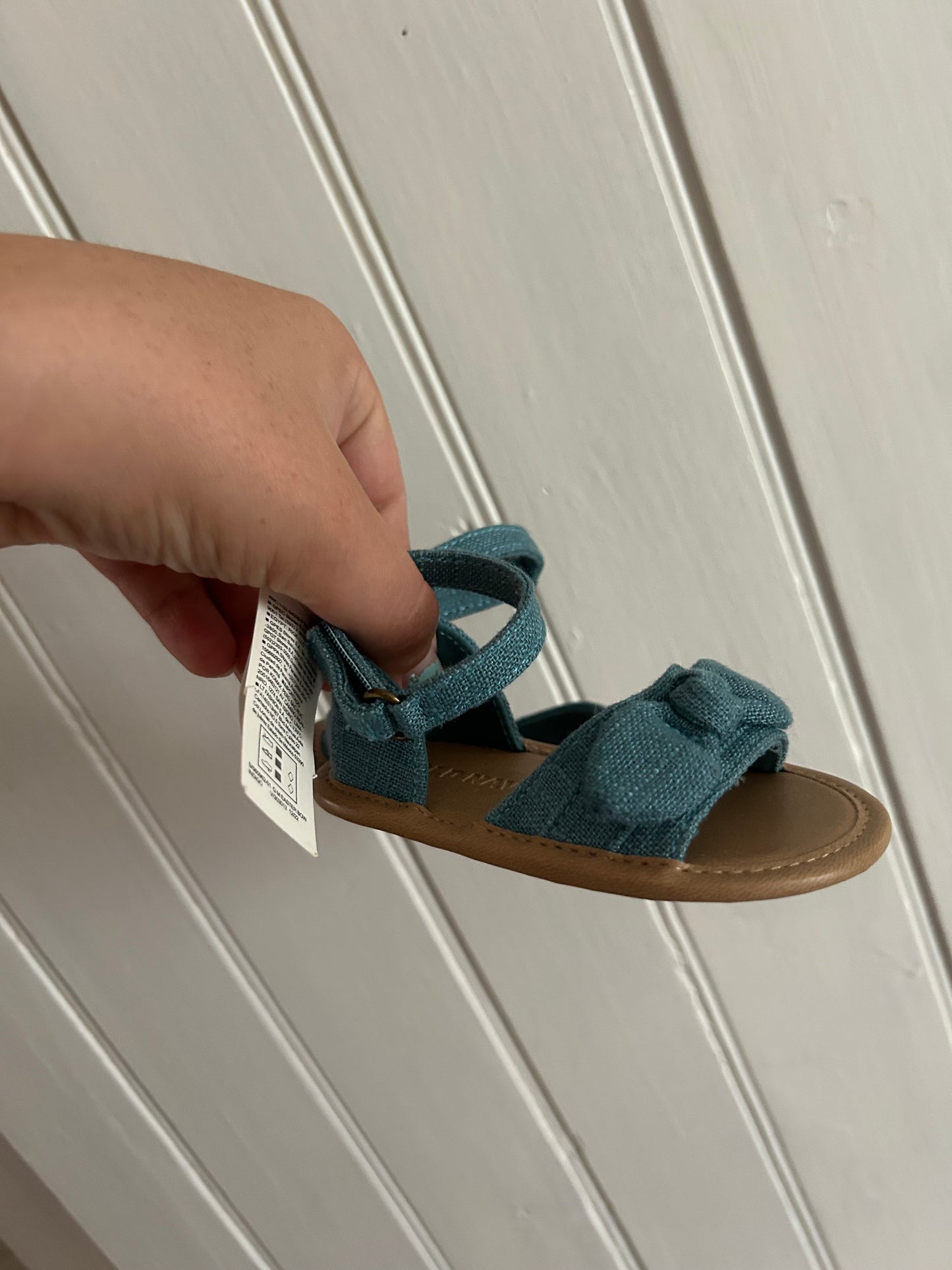 NEW old navy 6/12m blue bow sandals
