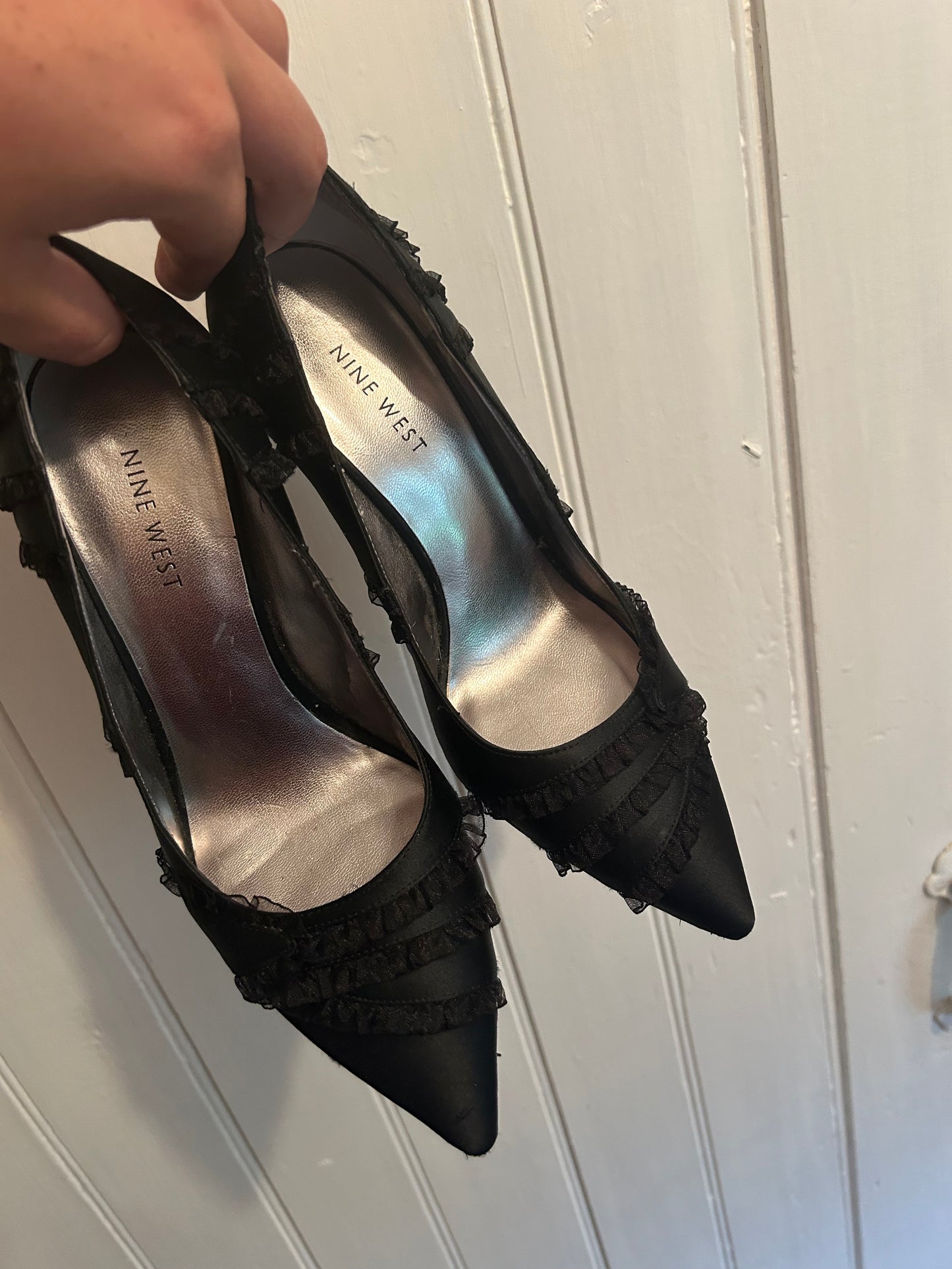 Nine West 7 black ruffle heels