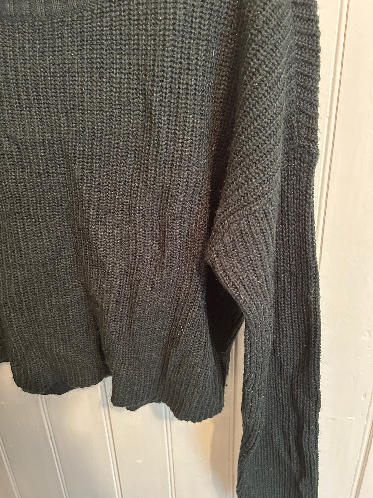 Streetwear society medium dark green knit cropped sweater