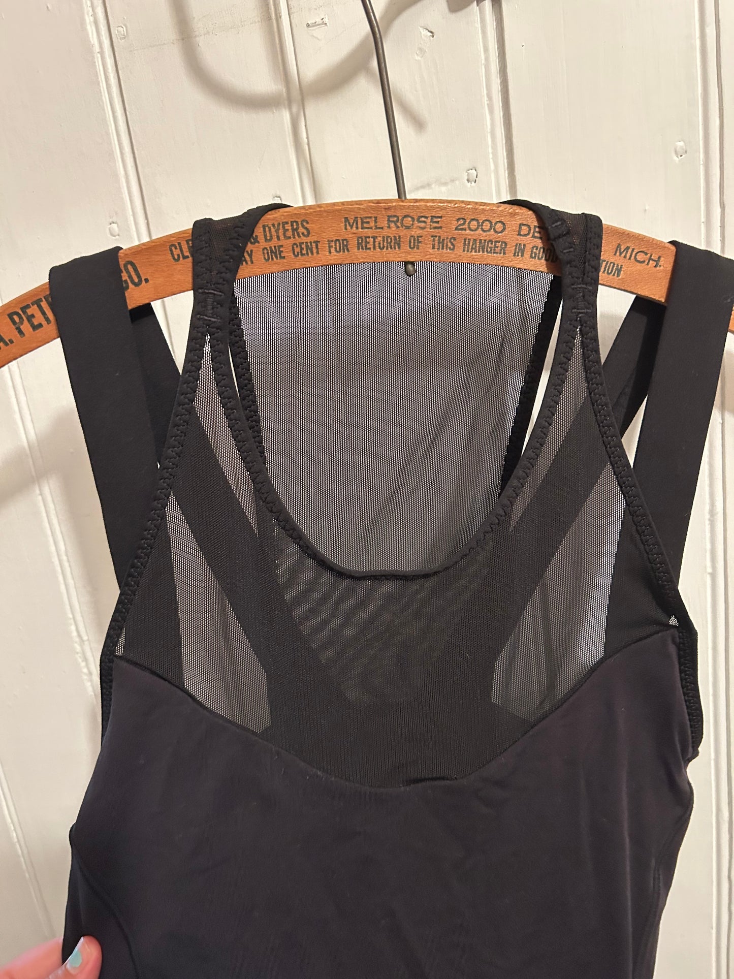 Lululemon 8 black athletic tank top