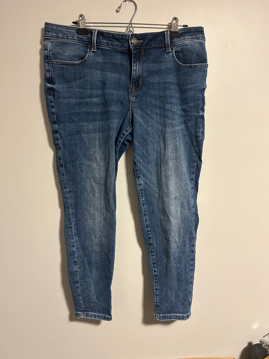 Maurcies xl short medium wash skinny jeans