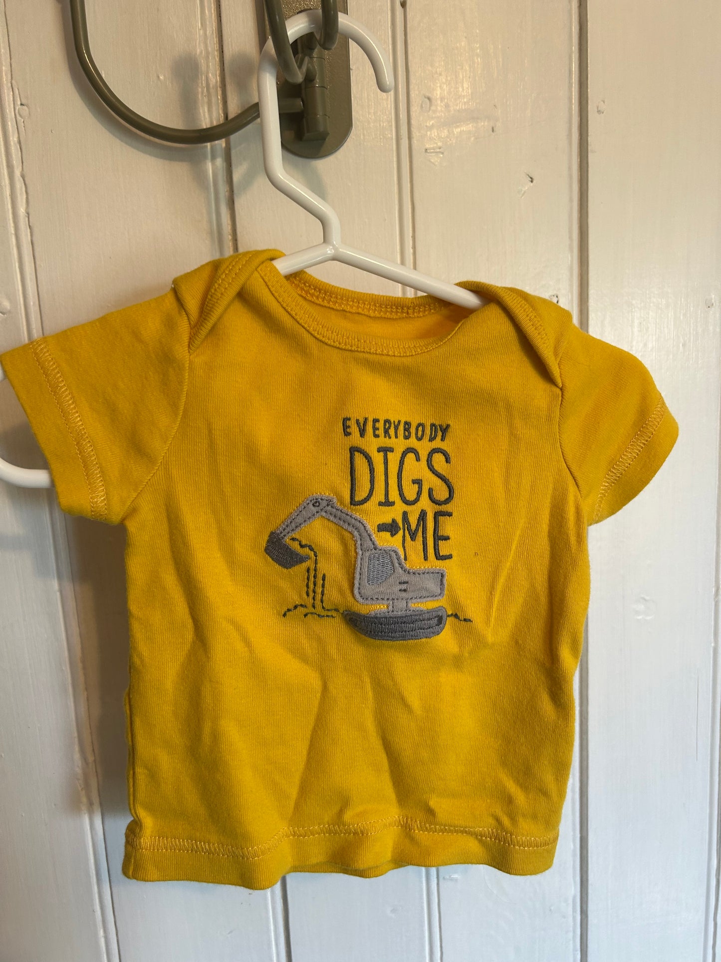 Carters 0/3m yellow & grey construction set