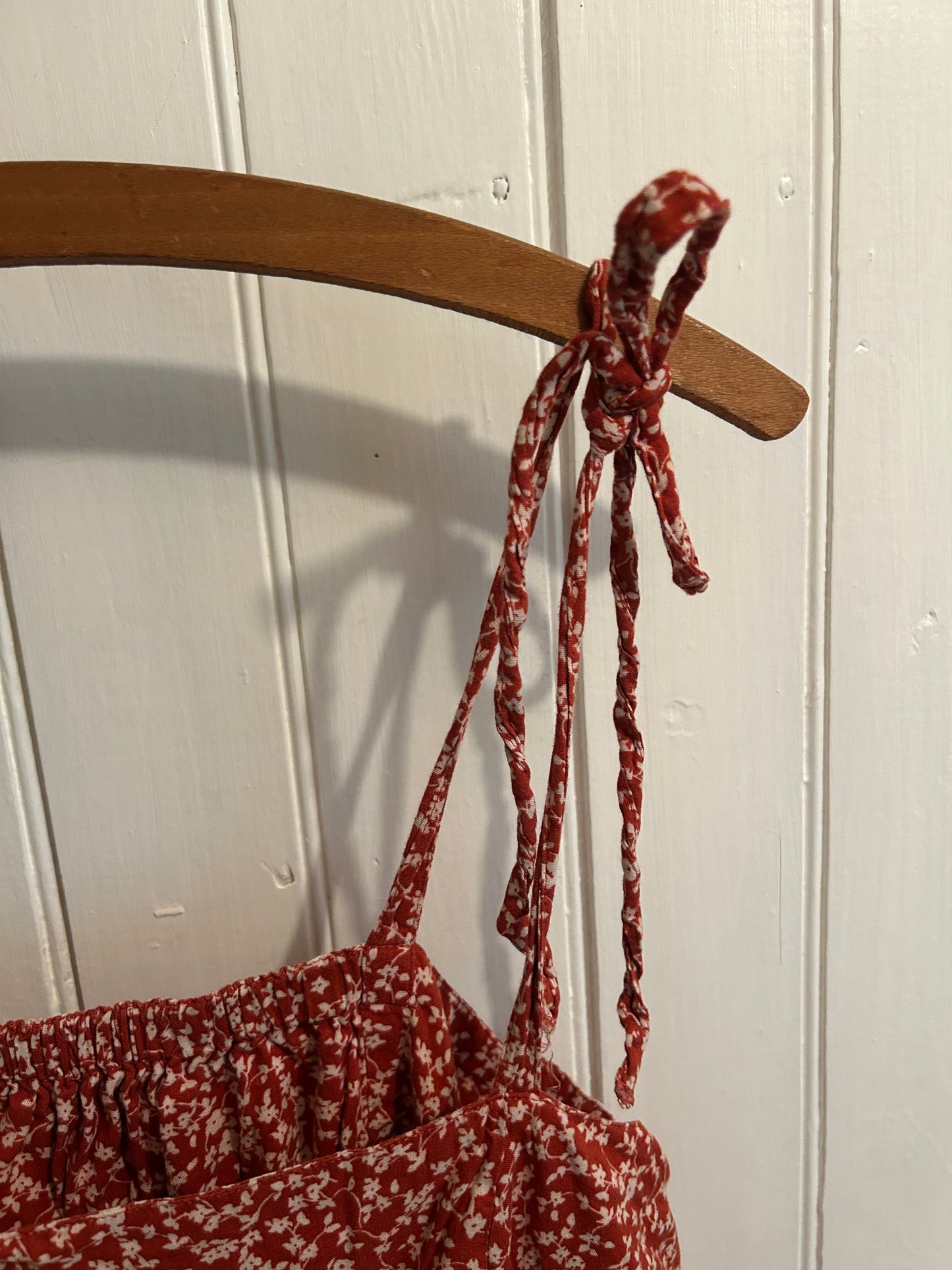 Old navy xl red floral spaghetti tie strap midi dress