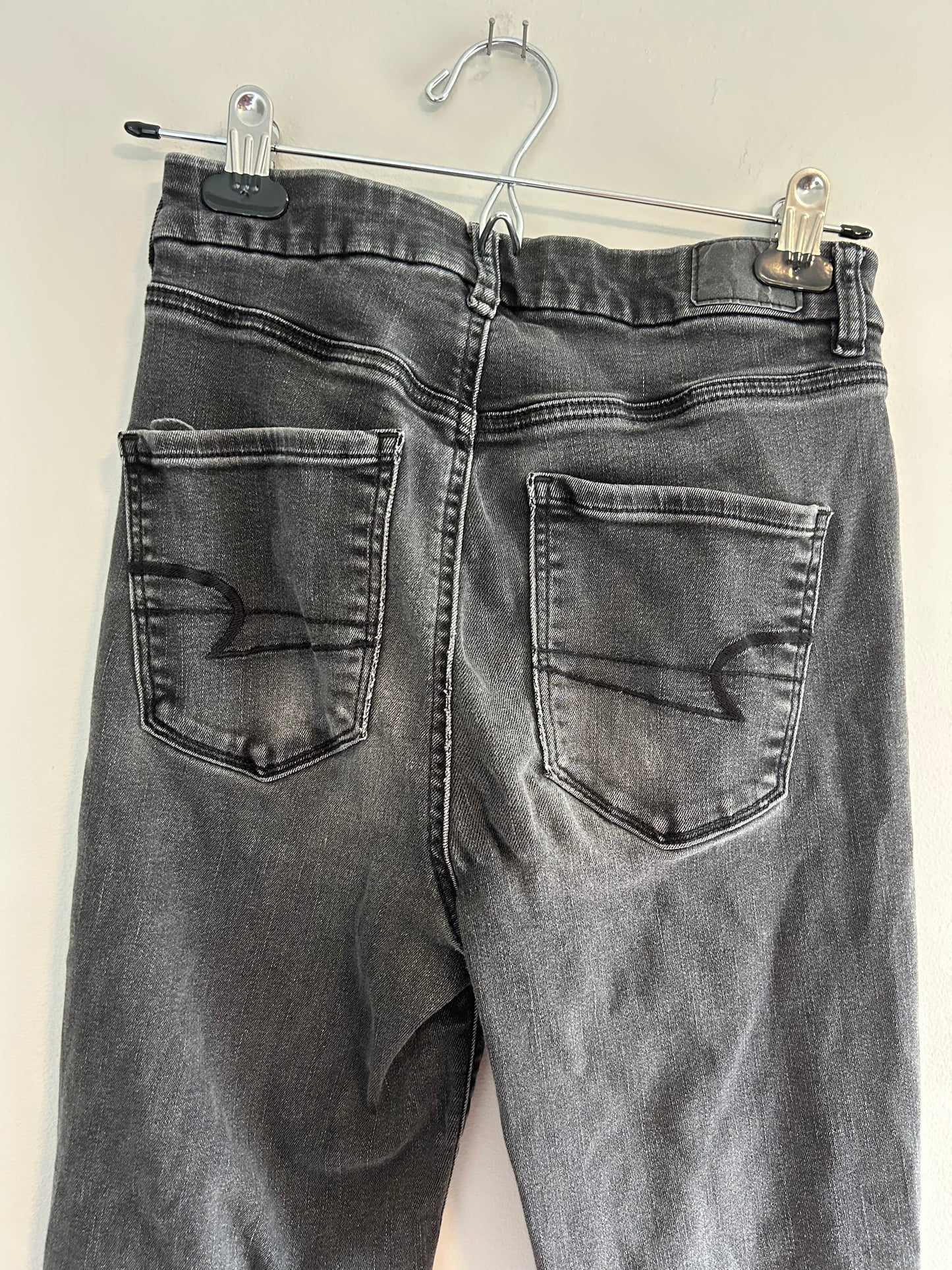 American eagle women’s 6 x-long curvy high rise skinny jeans