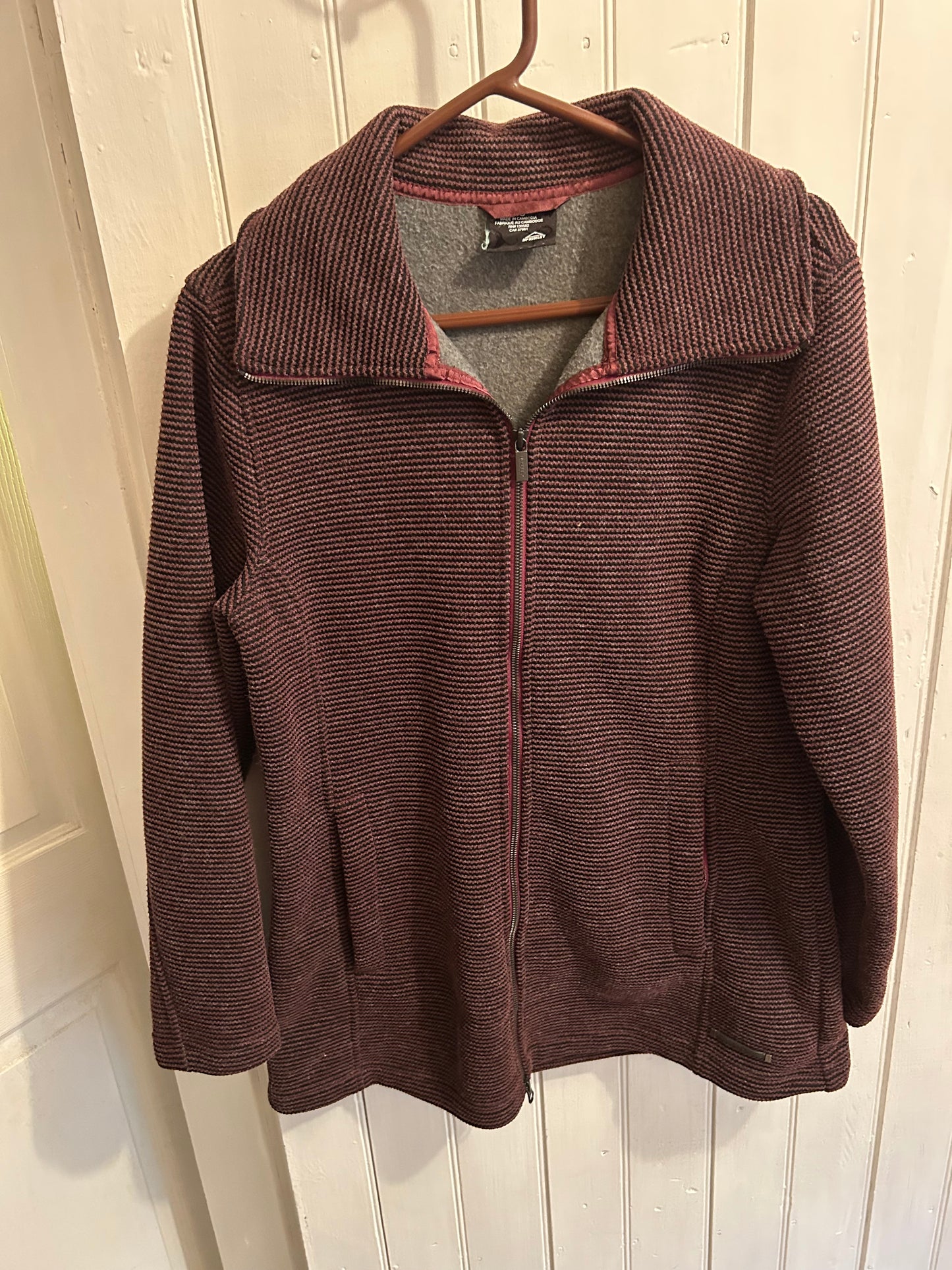 Mckinley large burgundy rib knit lightweight jacket