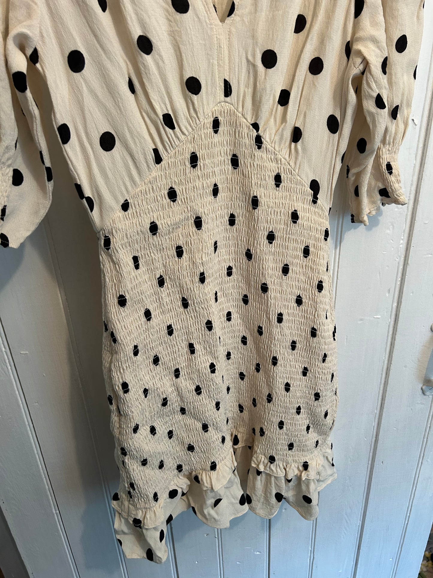 H&M xs polka dot vneck scrunch dress