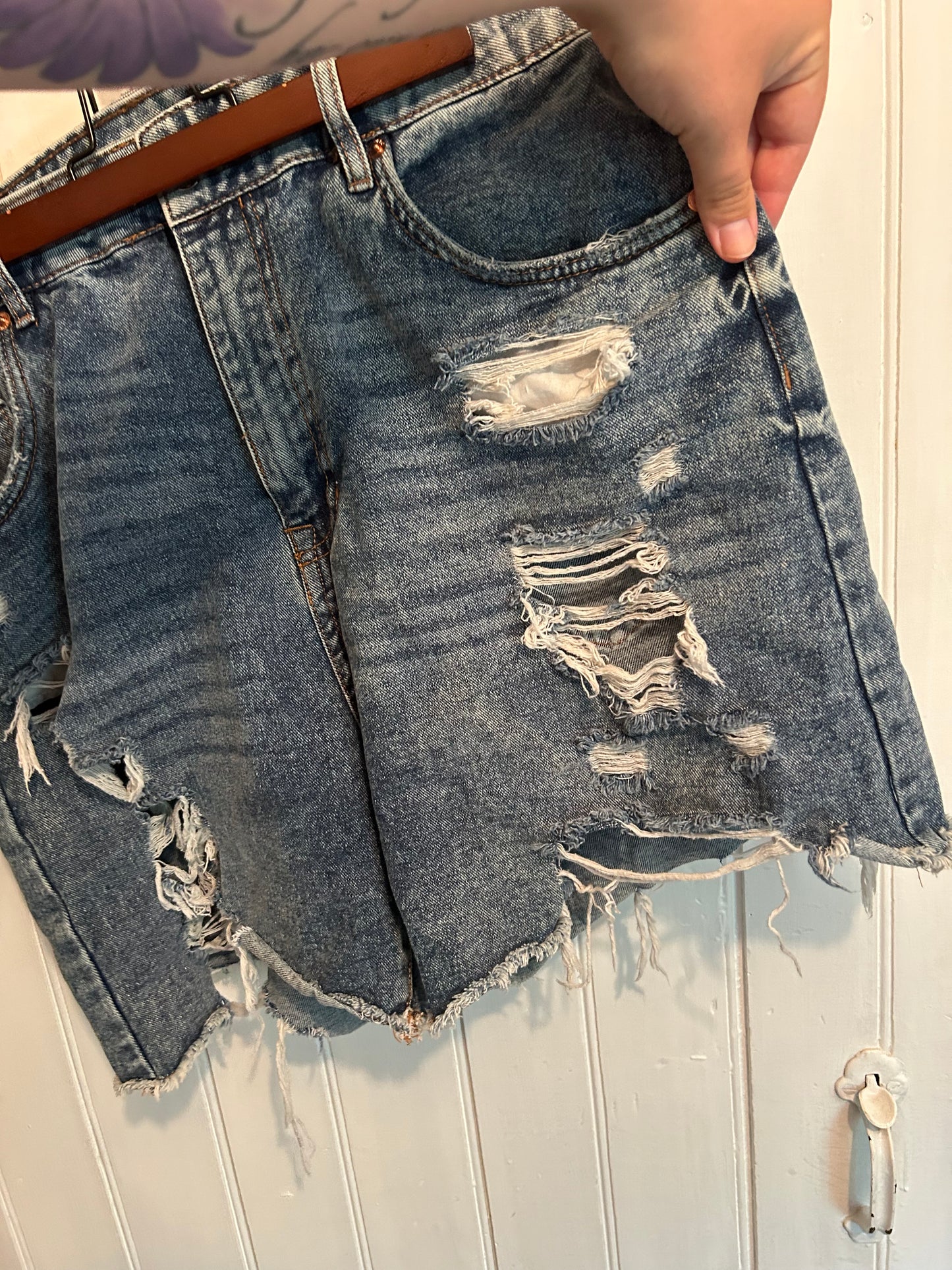 Aeropostale 14 light wash distressed 90 baggy shorts
