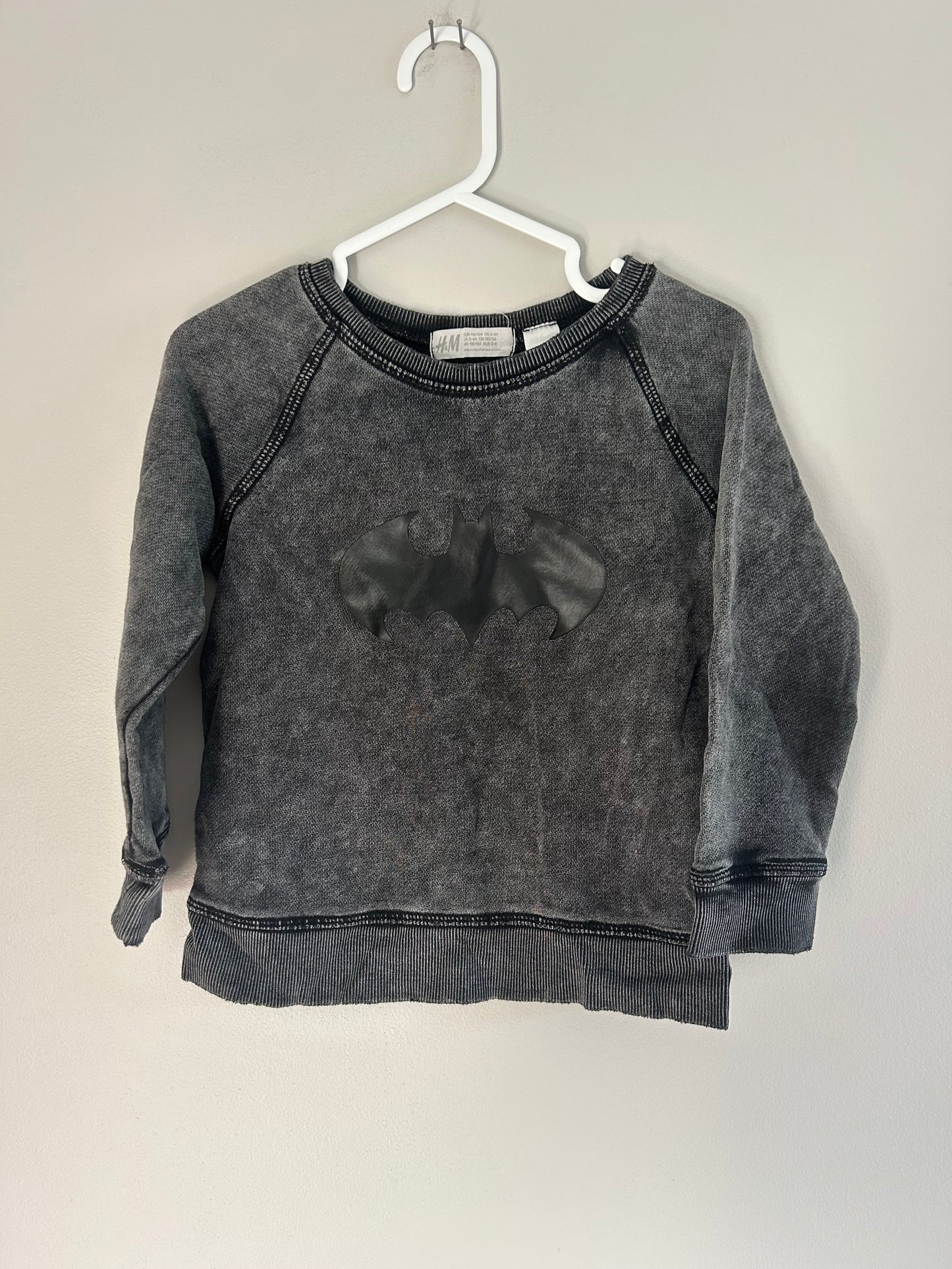 H&M 2/4t black Batman sweater